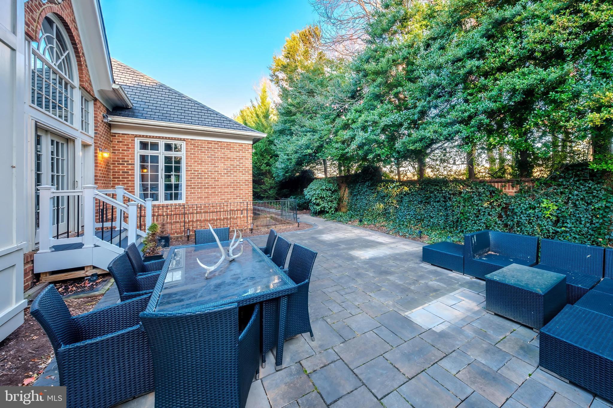 MAPLEWOOD - Residential