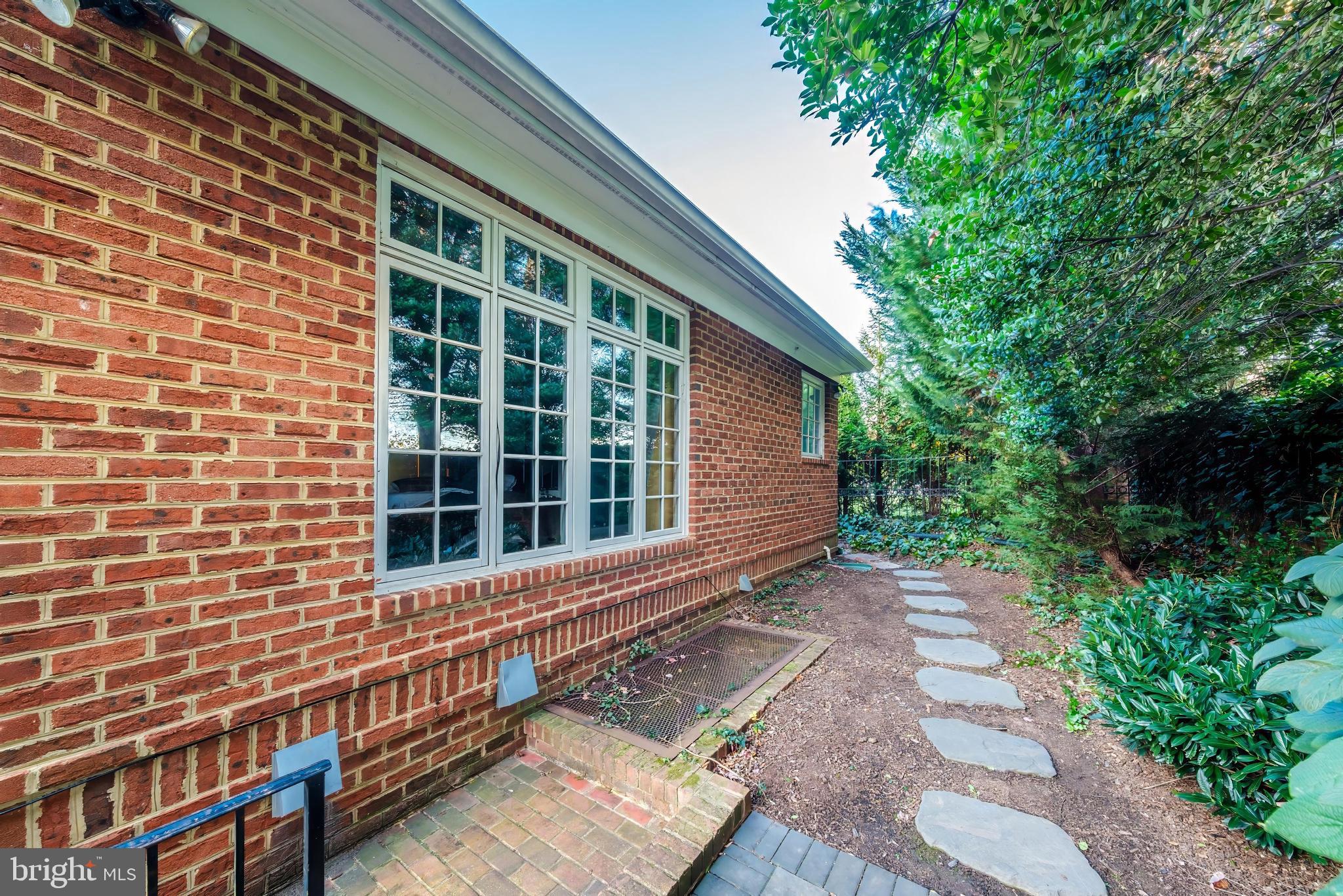 MAPLEWOOD - Residential