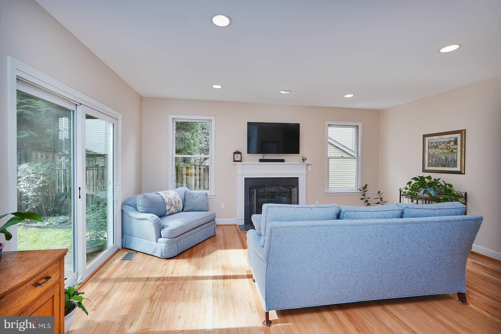 WOODSIDE FOREST - Residential