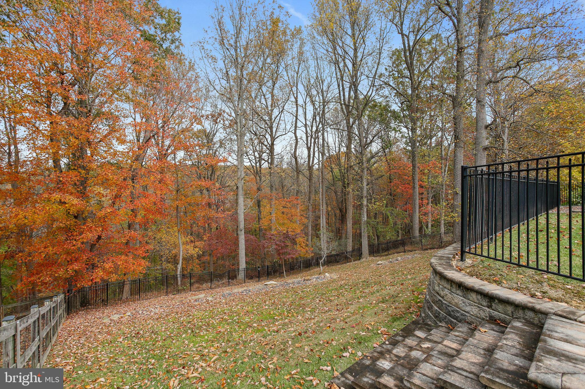 HOLLIFIELD HILLS - Residential