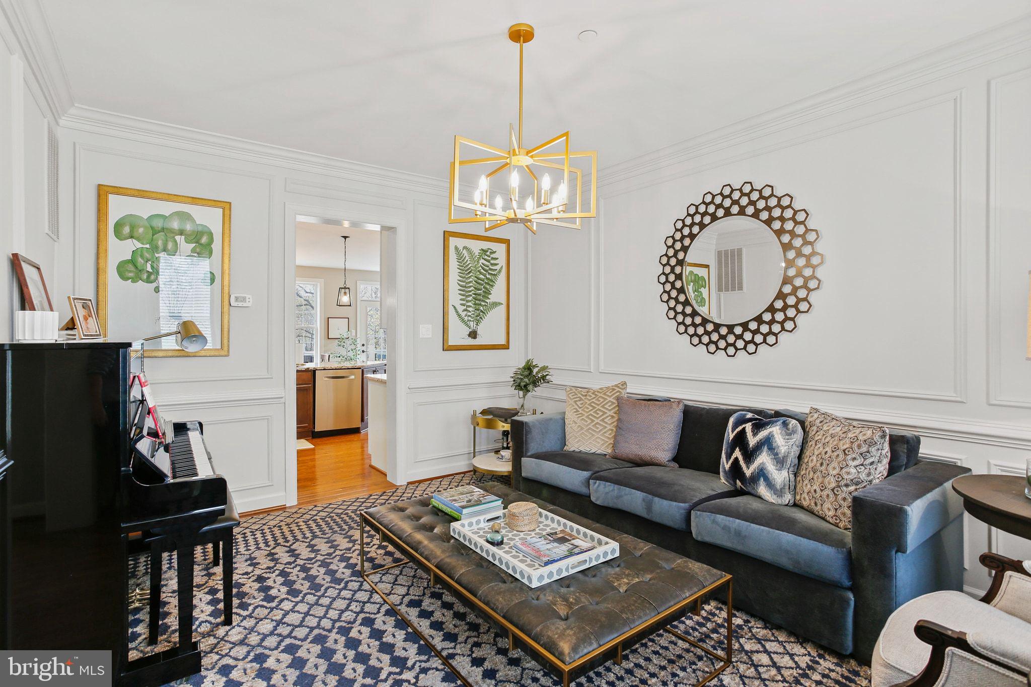 HOLLIFIELD HILLS - Residential