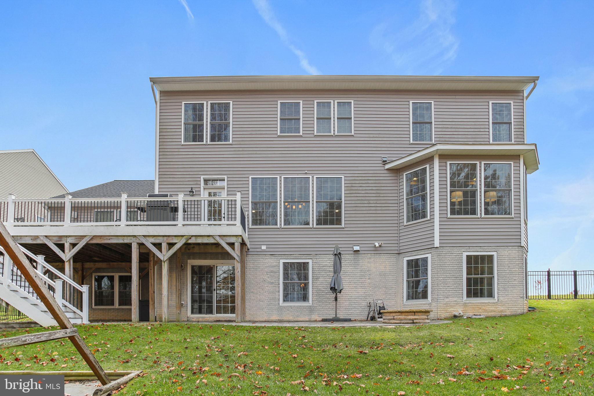 HOLLIFIELD HILLS - Residential