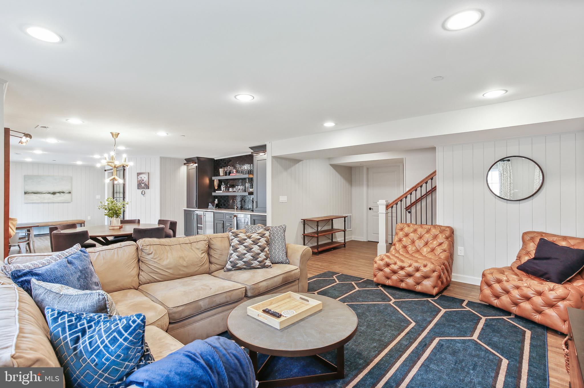 HOLLIFIELD HILLS - Residential