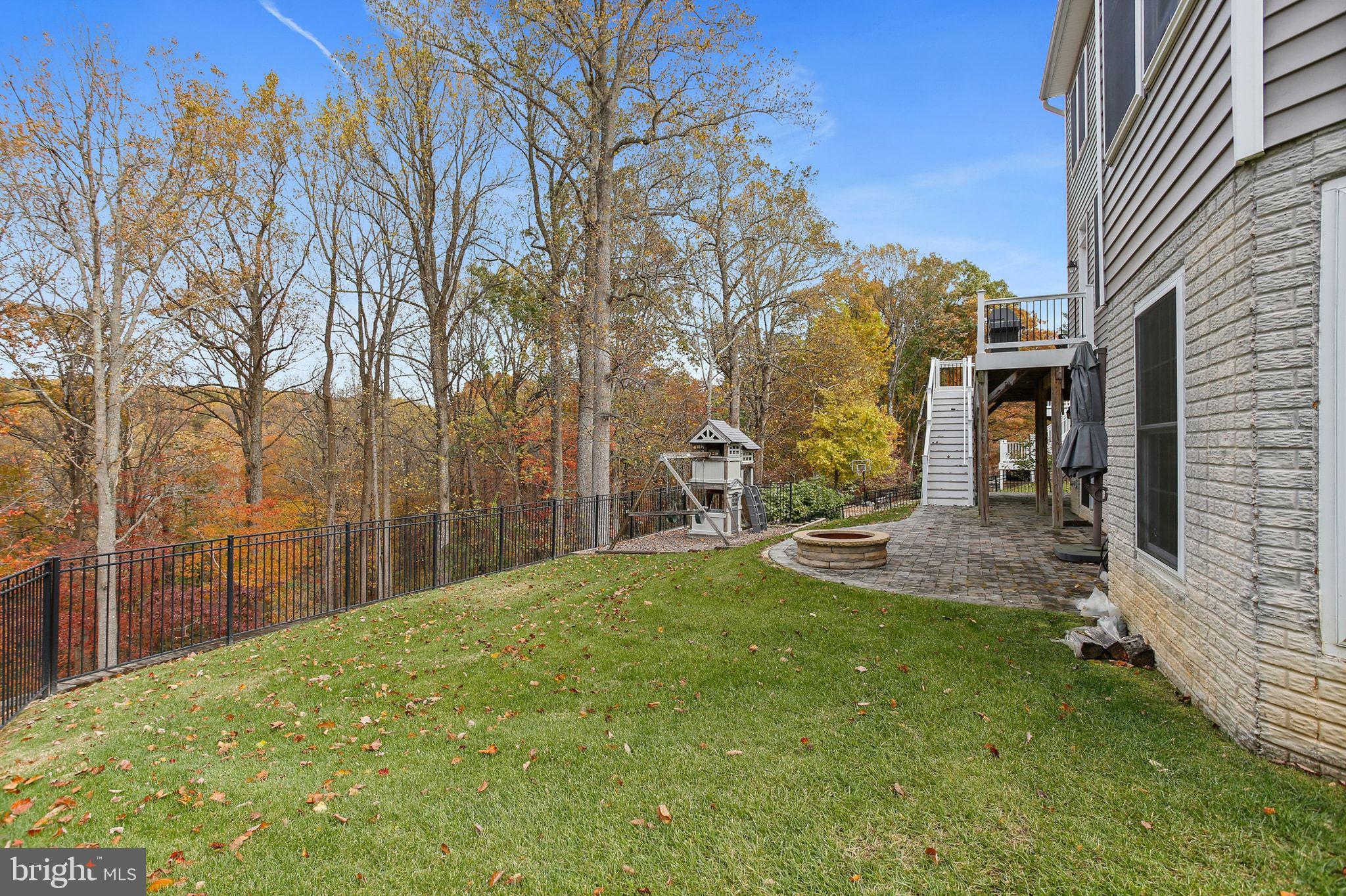 HOLLIFIELD HILLS - Residential