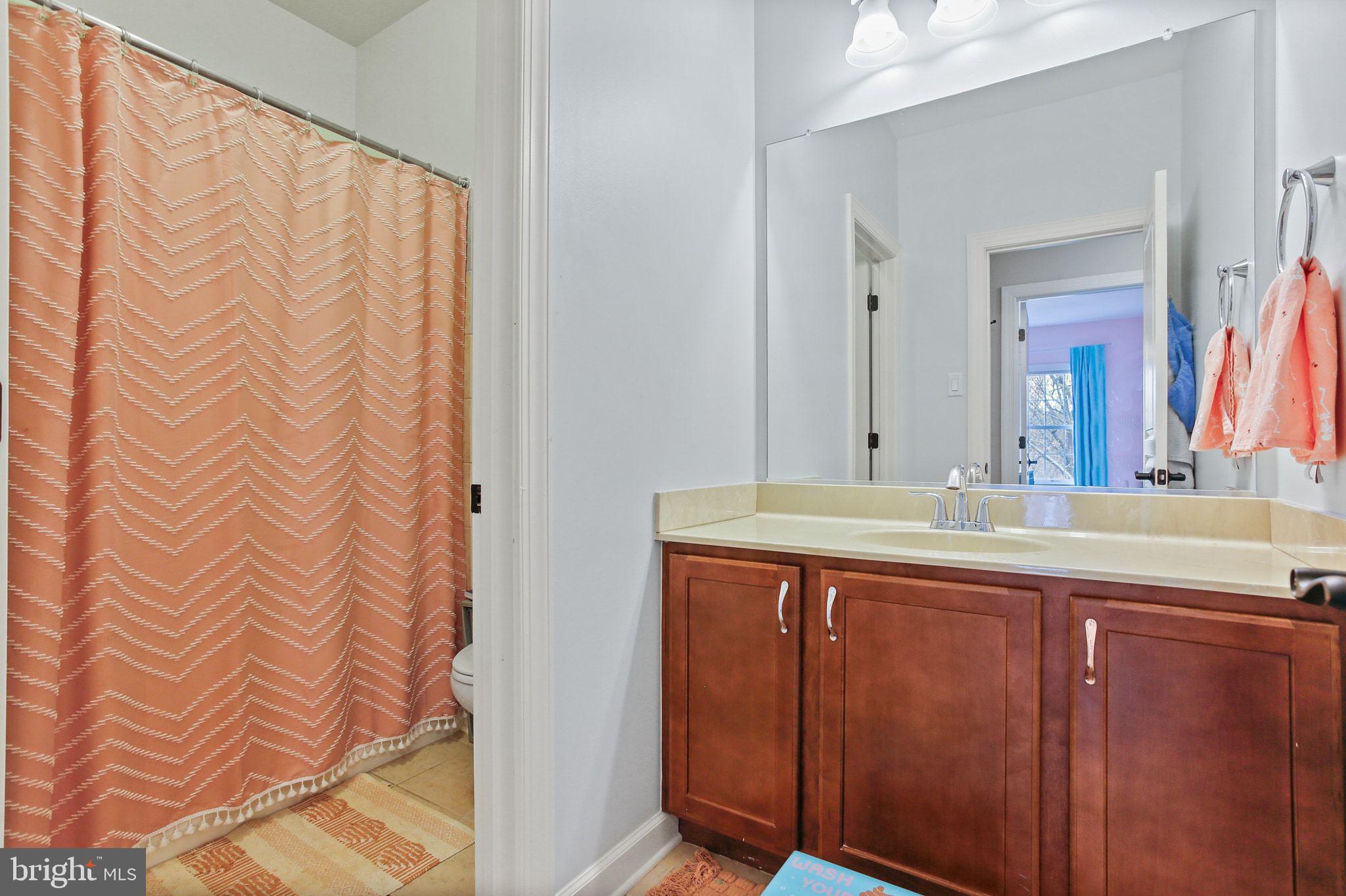 HOLLIFIELD HILLS - Residential