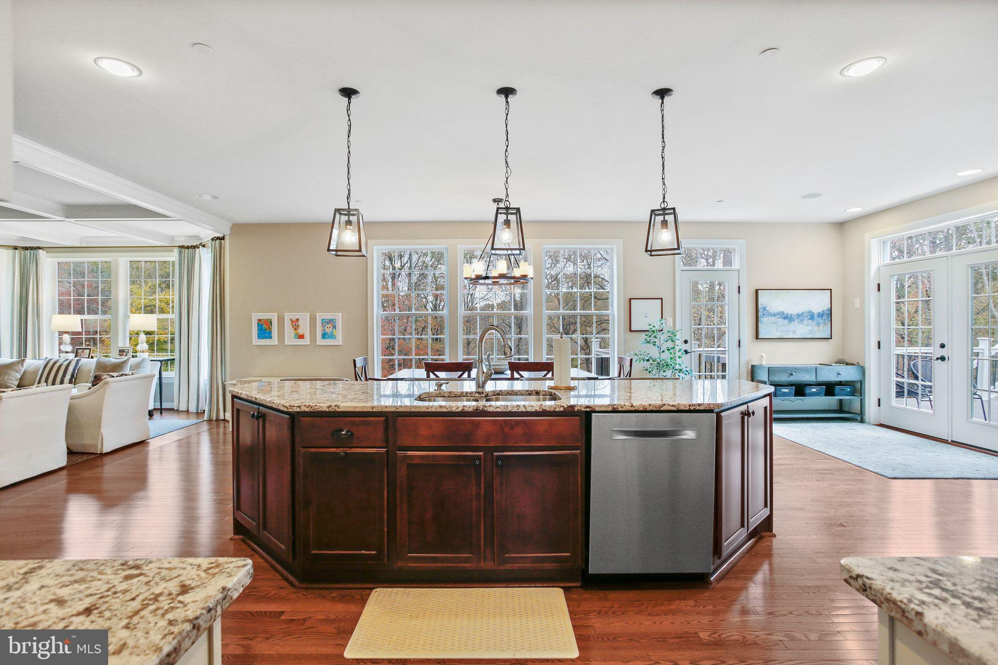 HOLLIFIELD HILLS - Residential