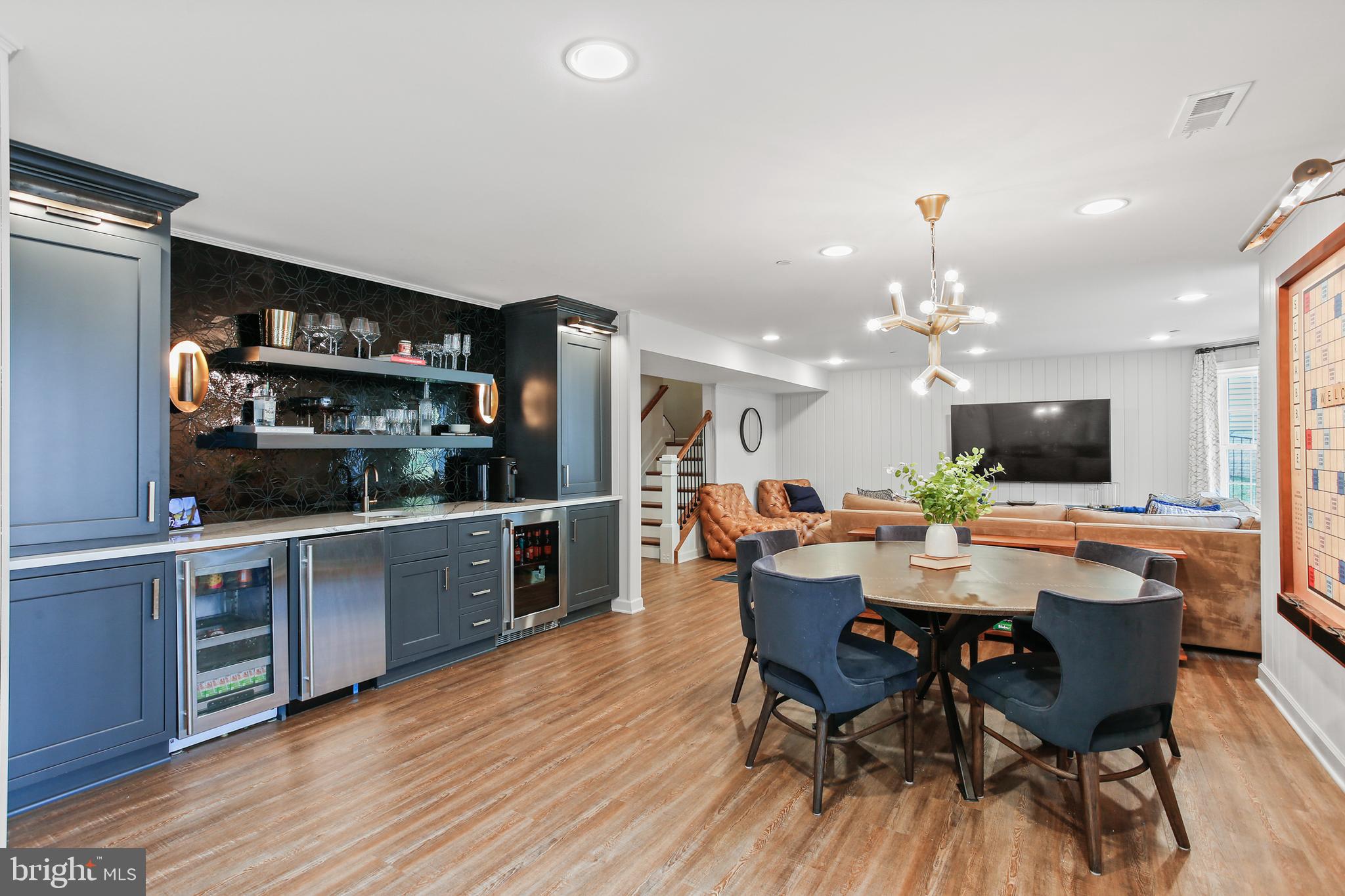 HOLLIFIELD HILLS - Residential