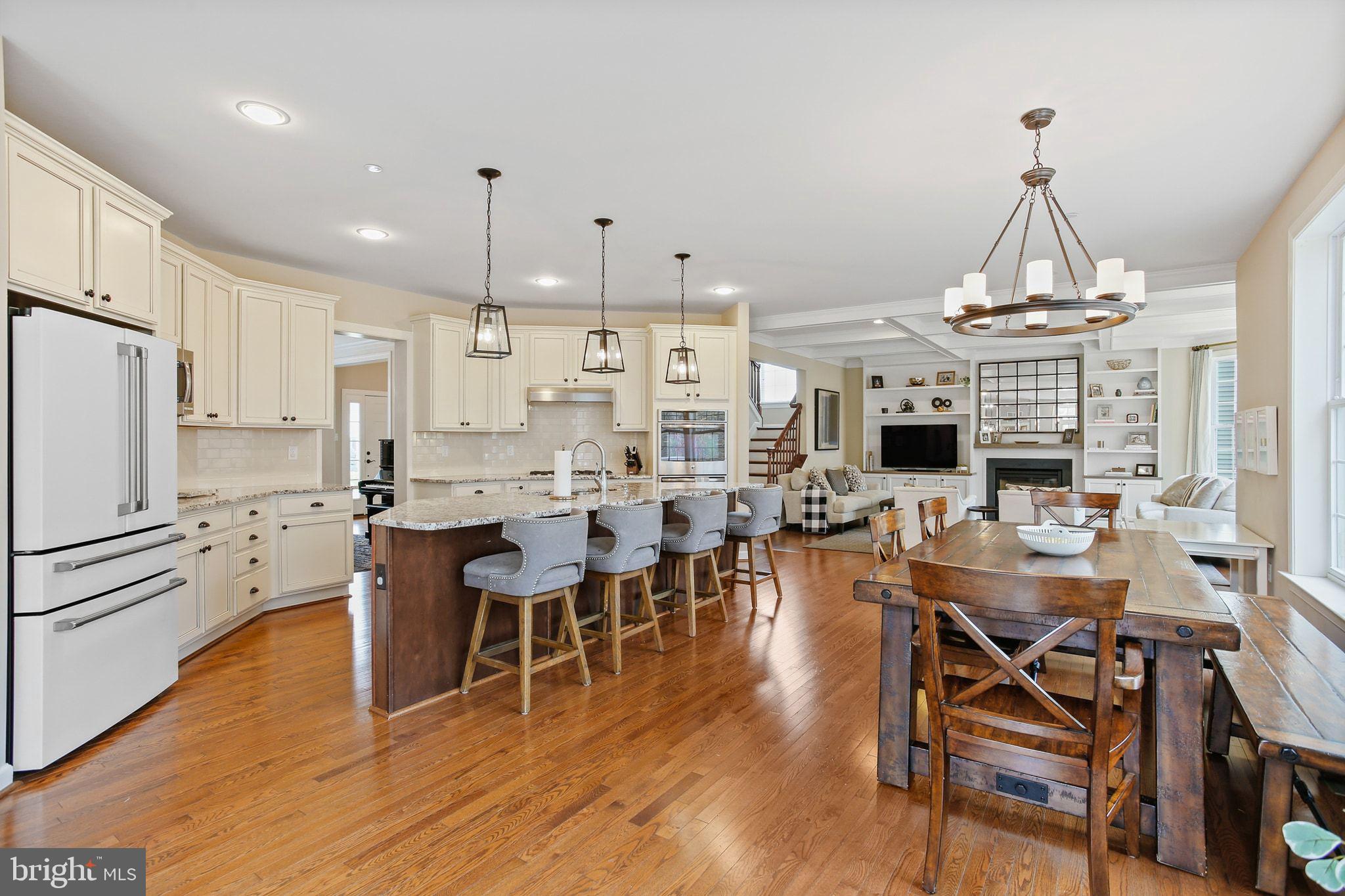 HOLLIFIELD HILLS - Residential