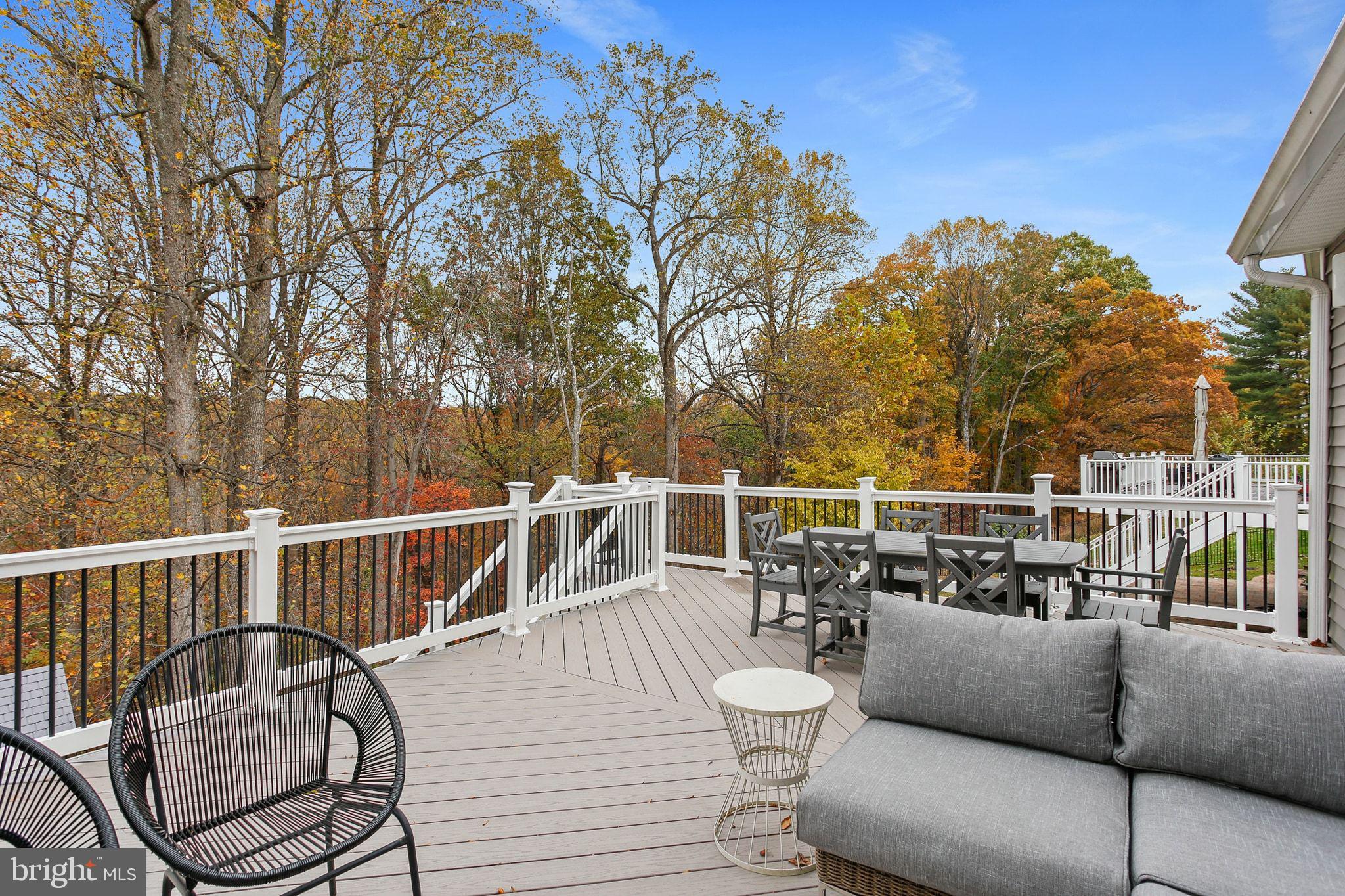 HOLLIFIELD HILLS - Residential