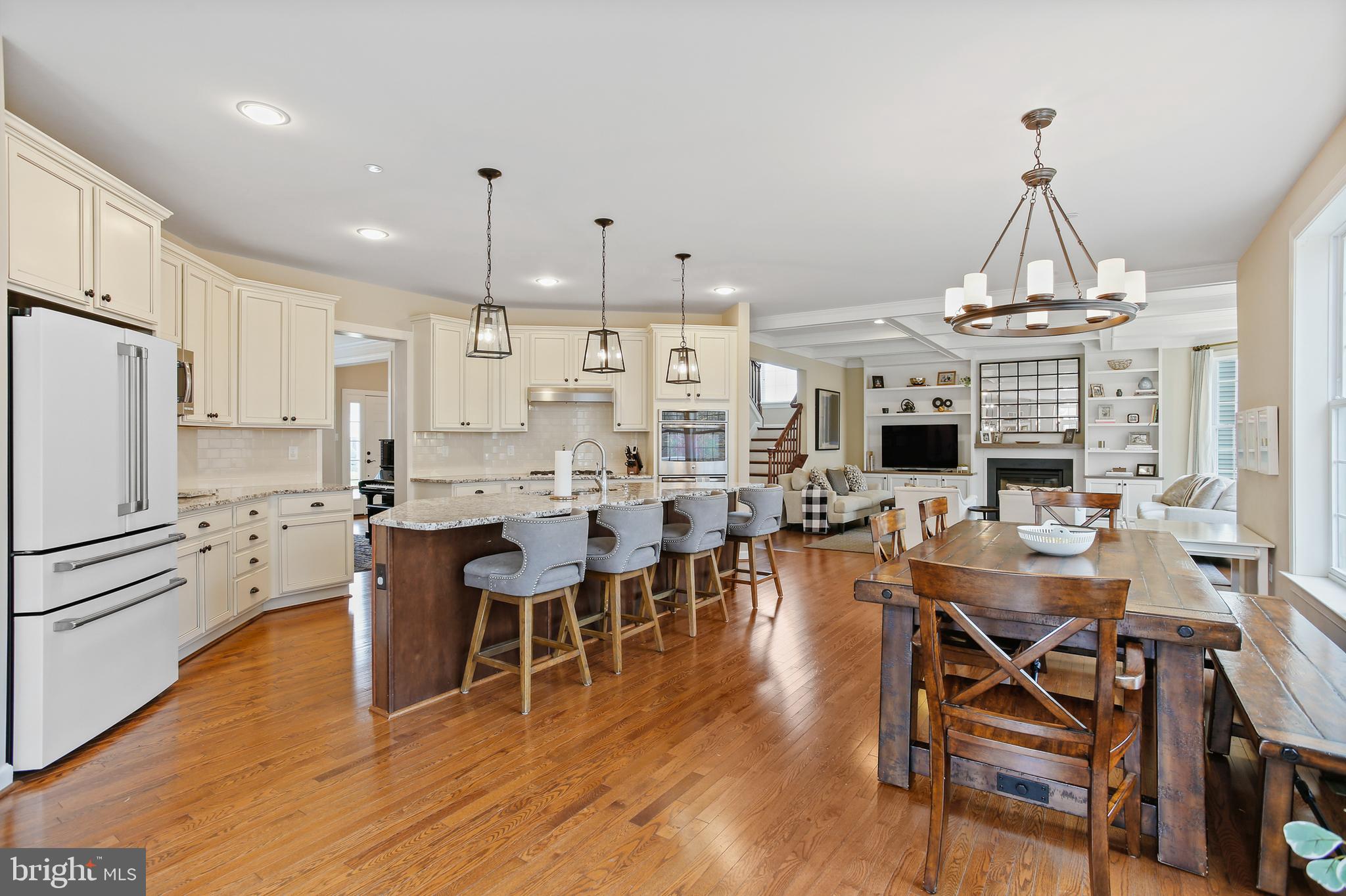 HOLLIFIELD HILLS - Residential