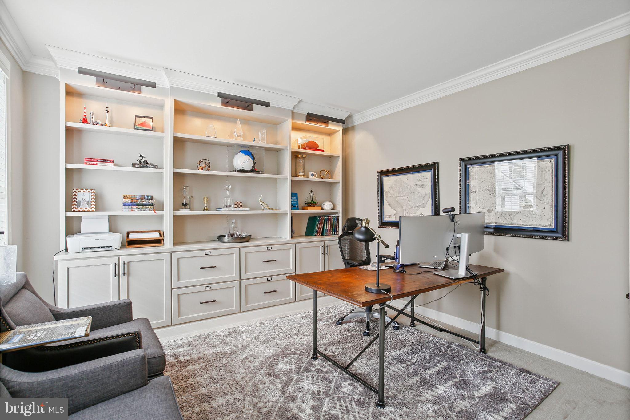 HOLLIFIELD HILLS - Residential