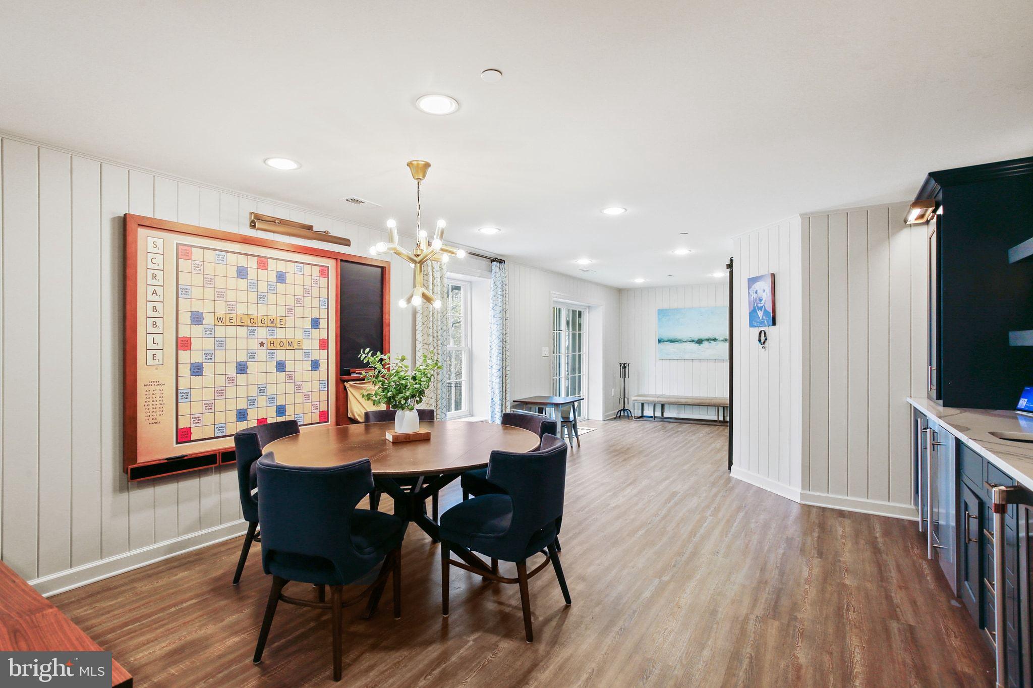 HOLLIFIELD HILLS - Residential