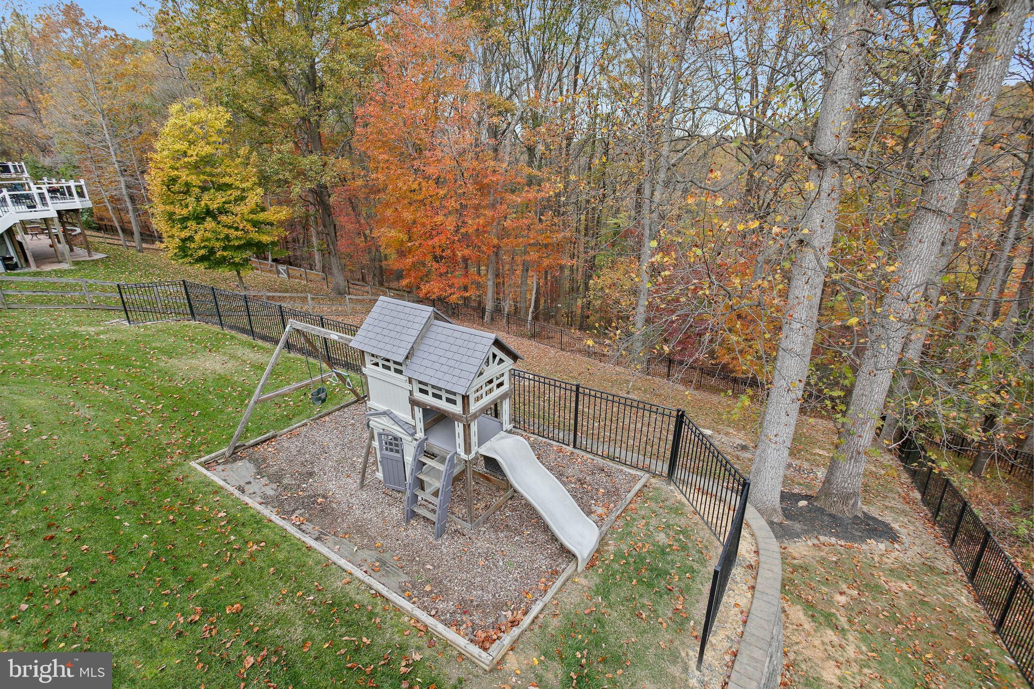 HOLLIFIELD HILLS - Residential