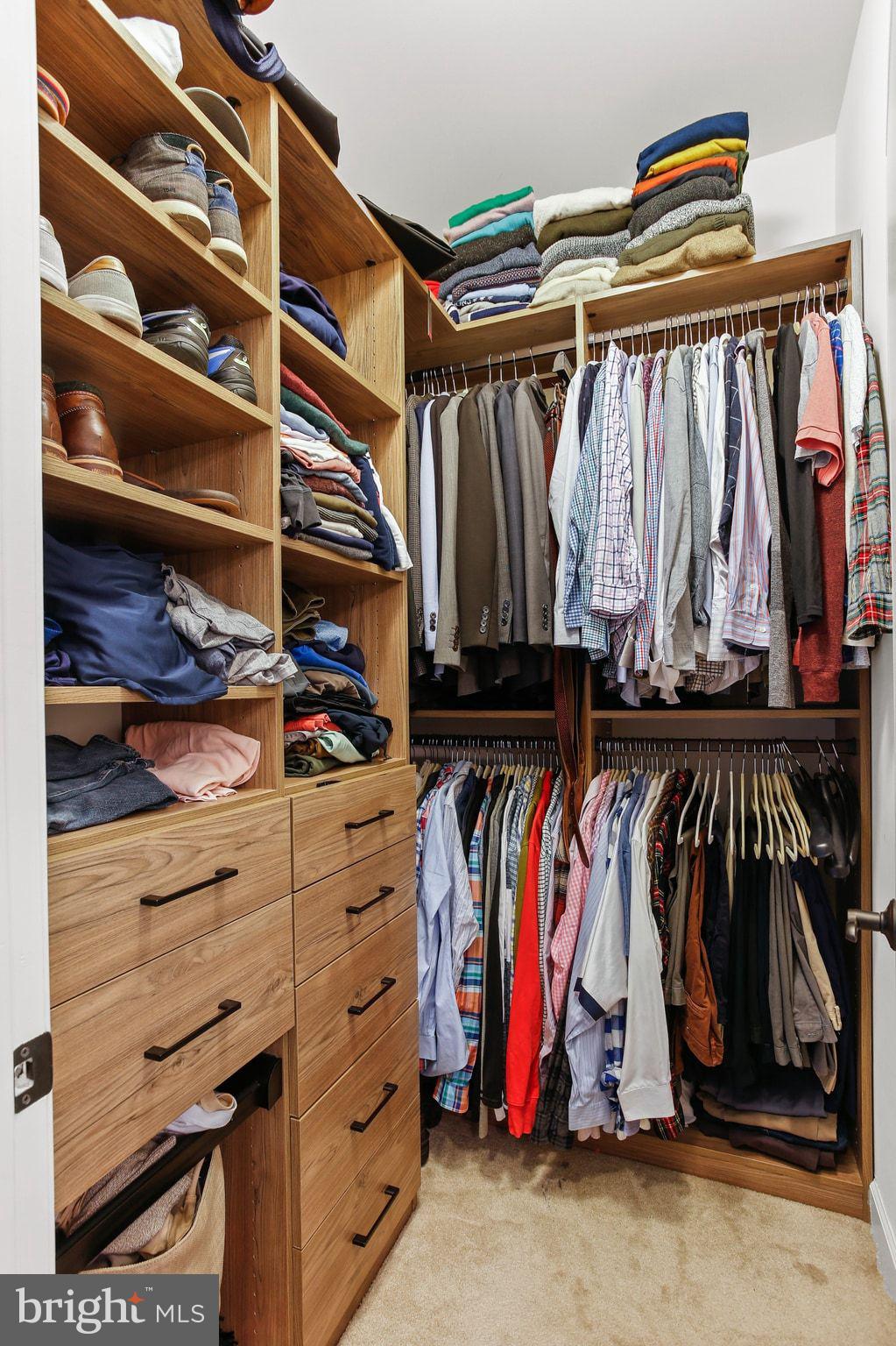 HOLLIFIELD HILLS - Residential