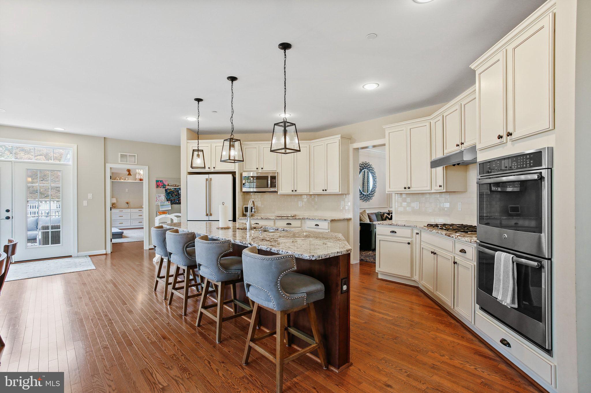 HOLLIFIELD HILLS - Residential