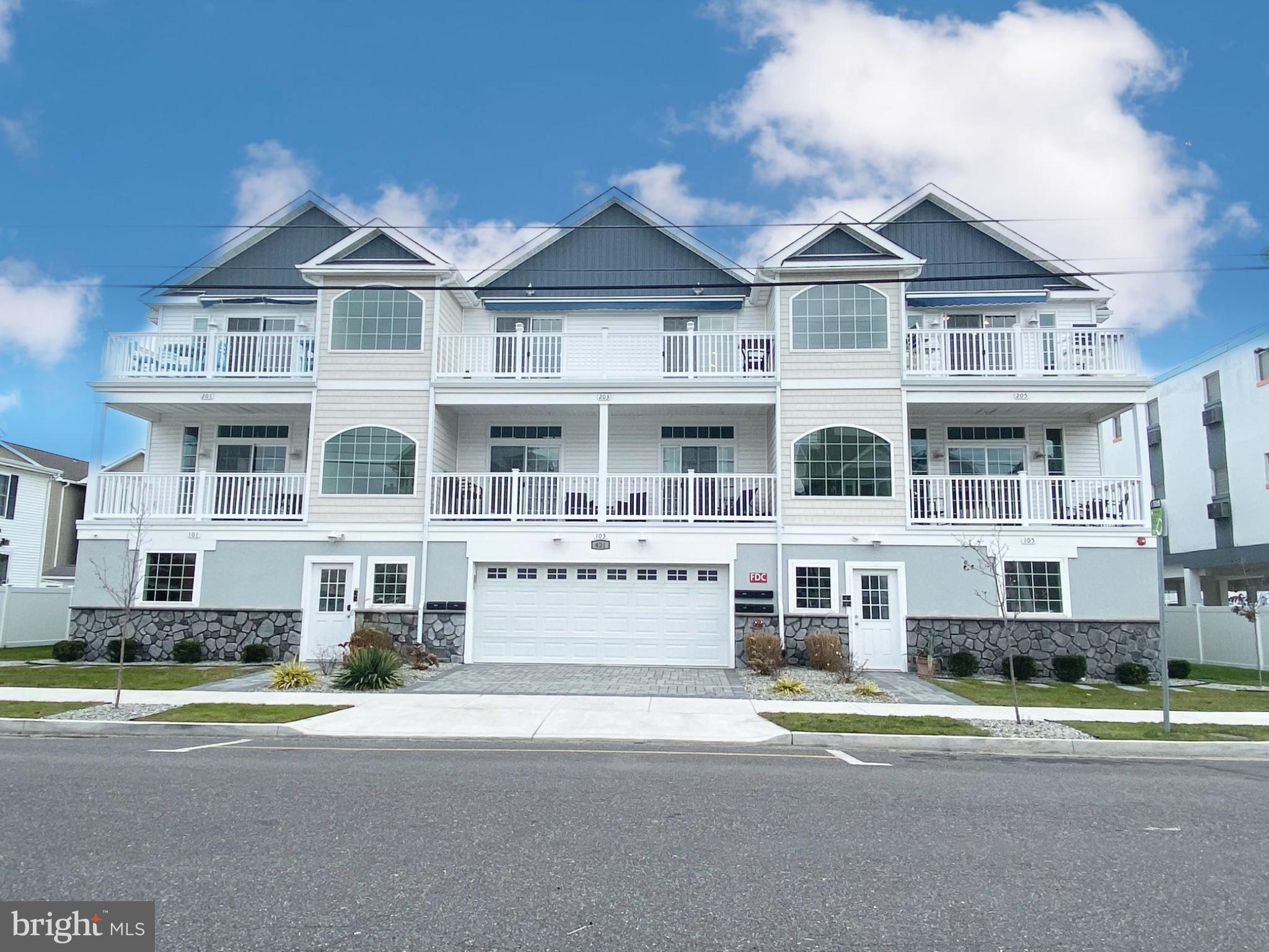 421 E 23RD AVENUE 203