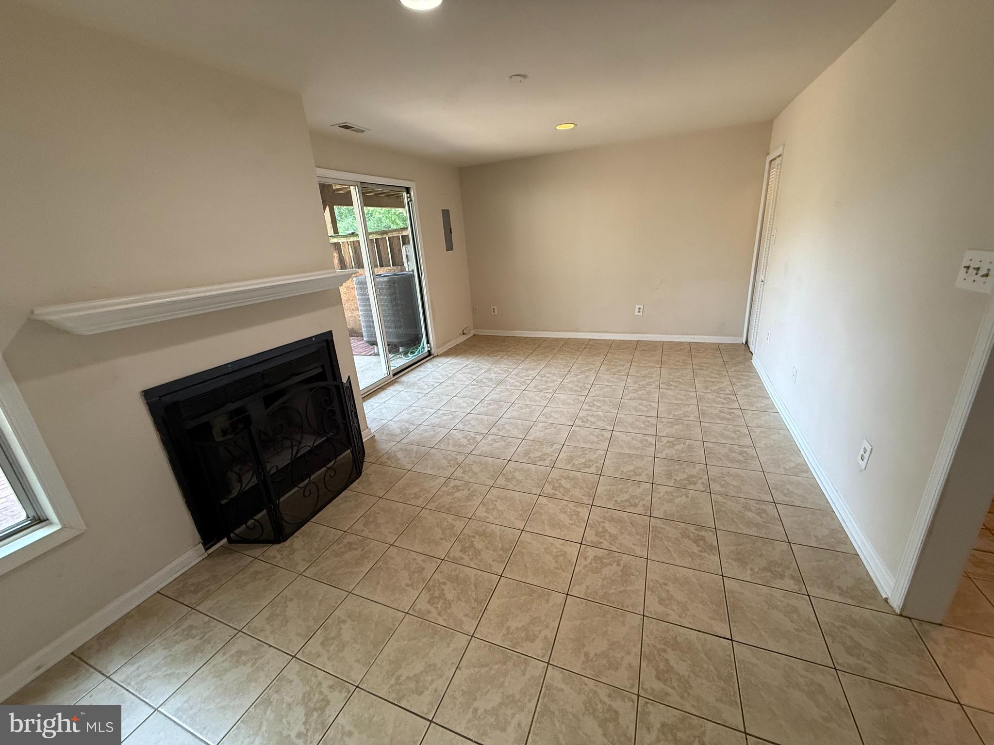 SPRING HILL - Residential Lease