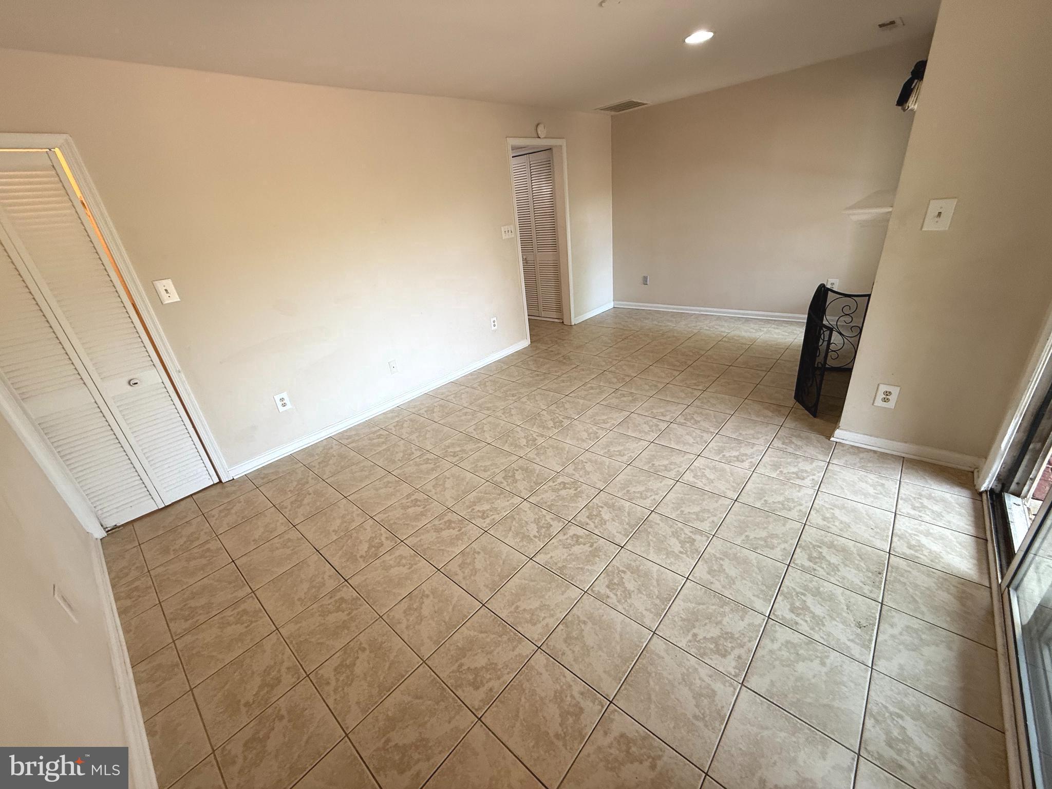 SPRING HILL - Residential Lease