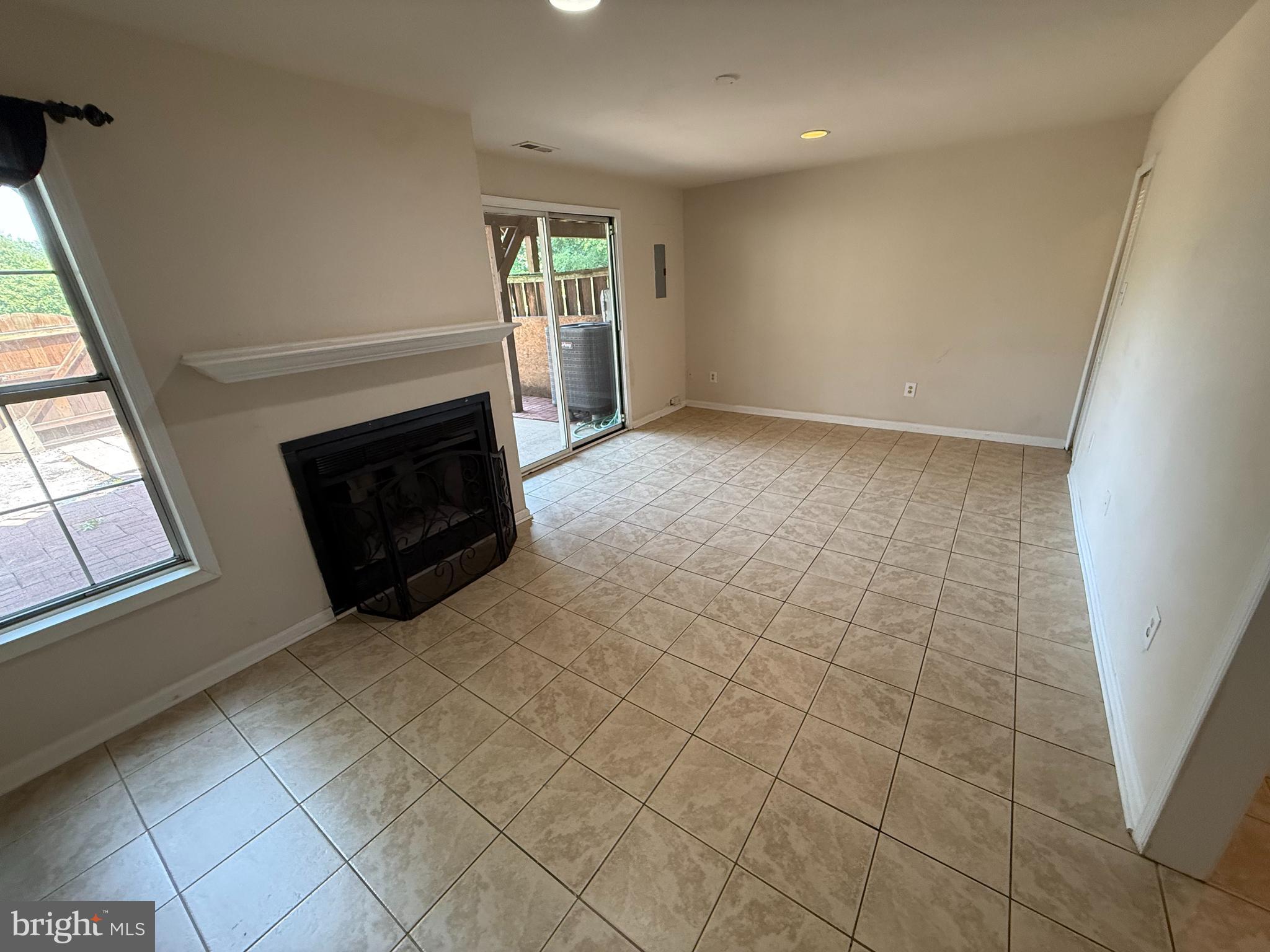 SPRING HILL - Residential Lease