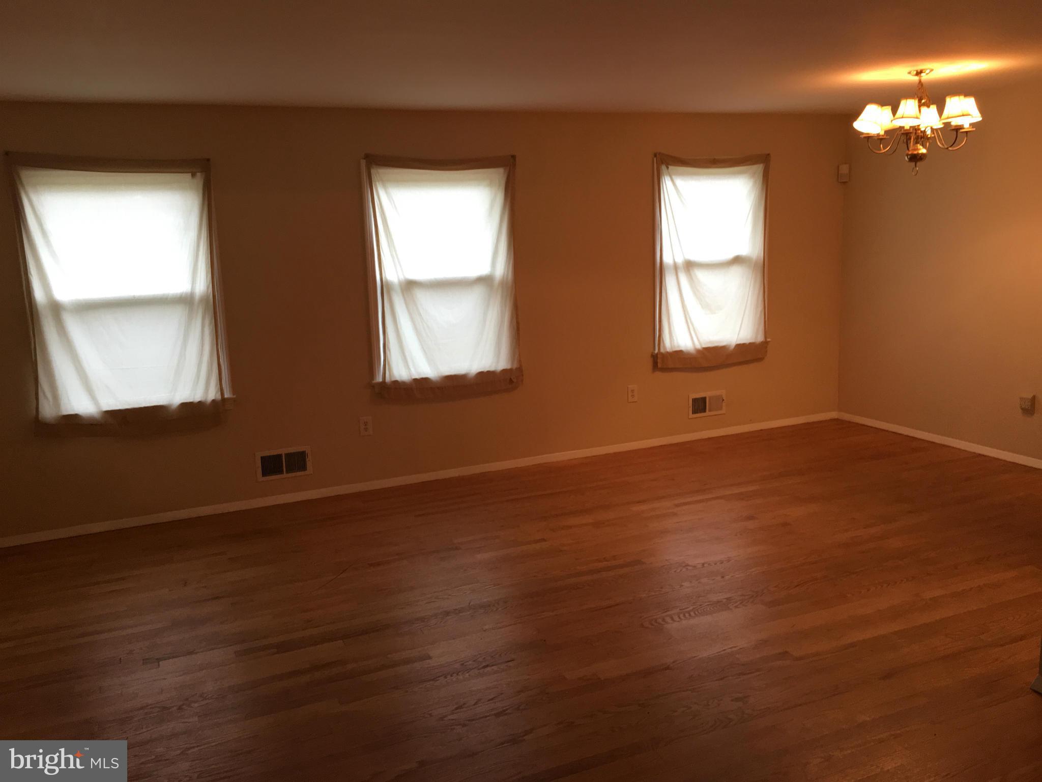 CAVERLY HILLS - Residential