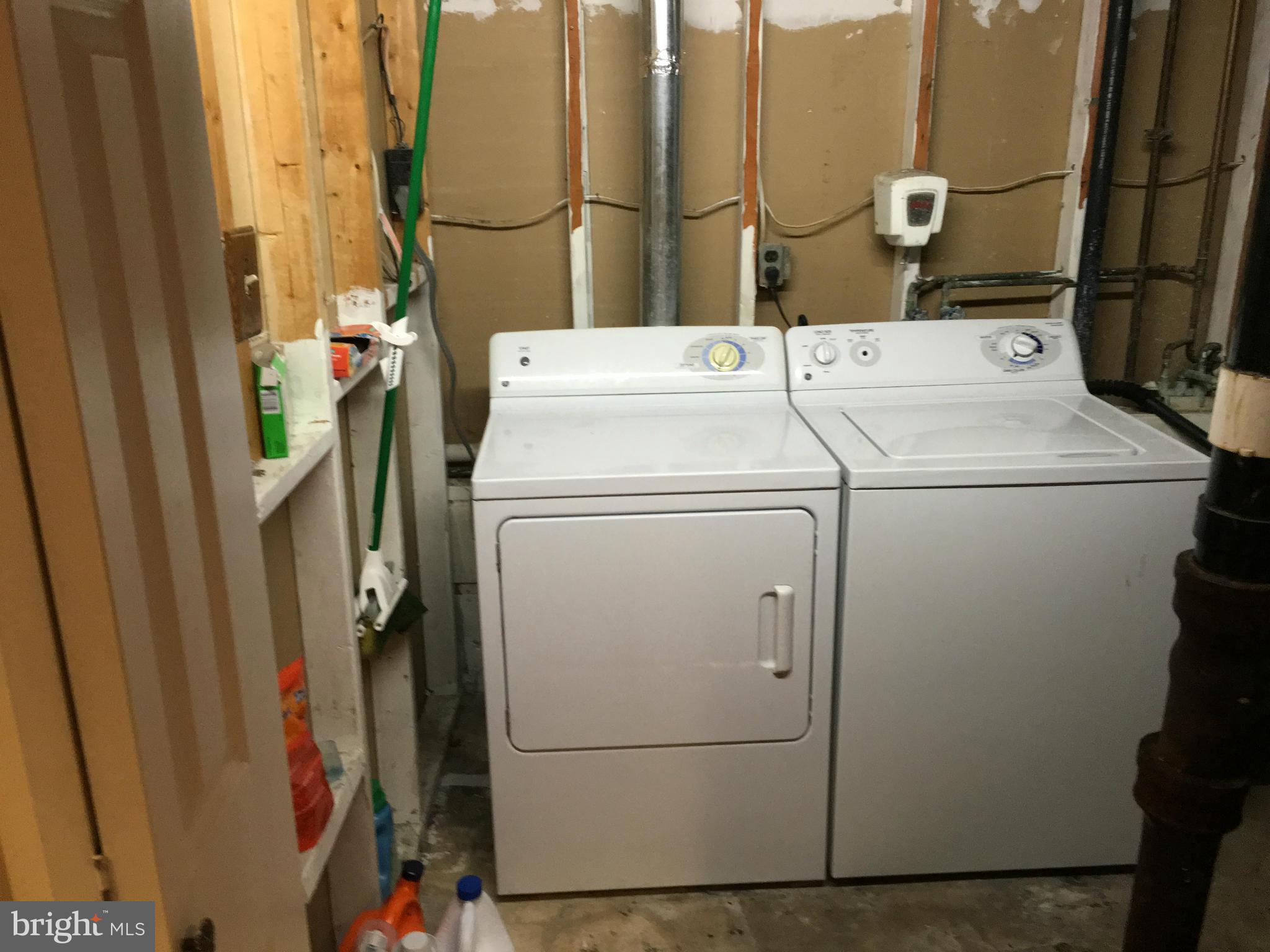 CAVERLY HILLS - Residential