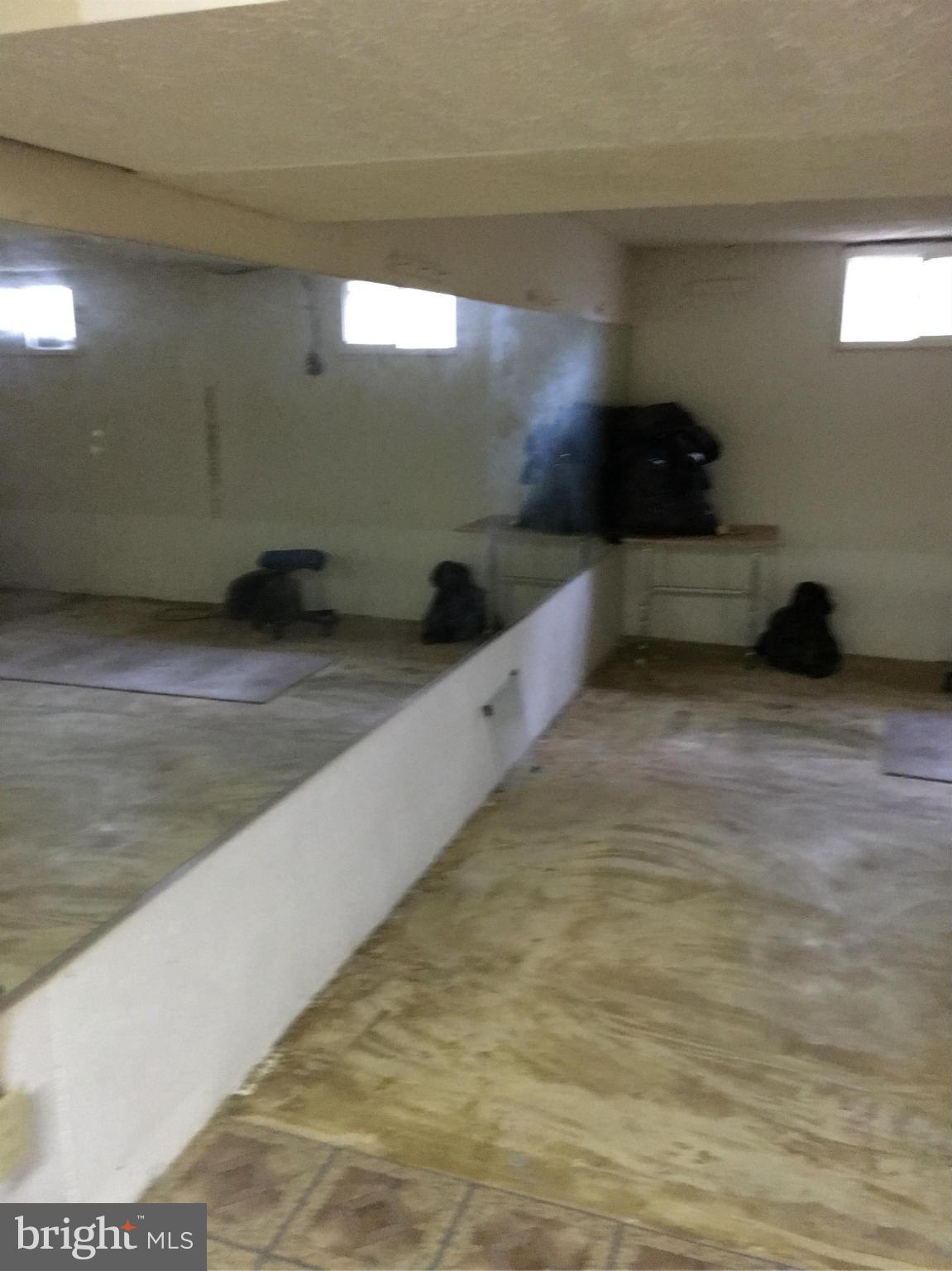 CAVERLY HILLS - Residential