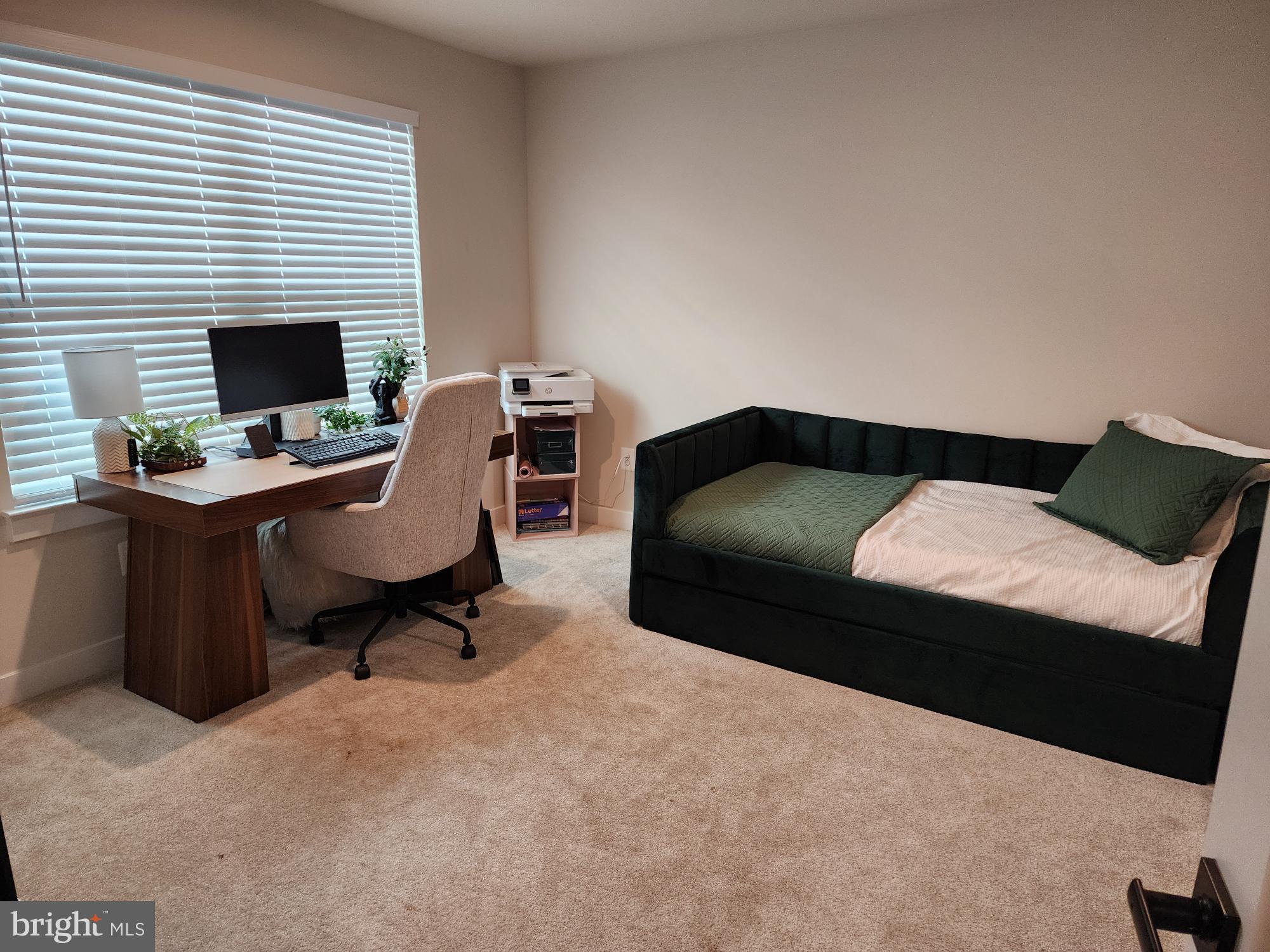 PERRY'S RETREAT - Residential Lease