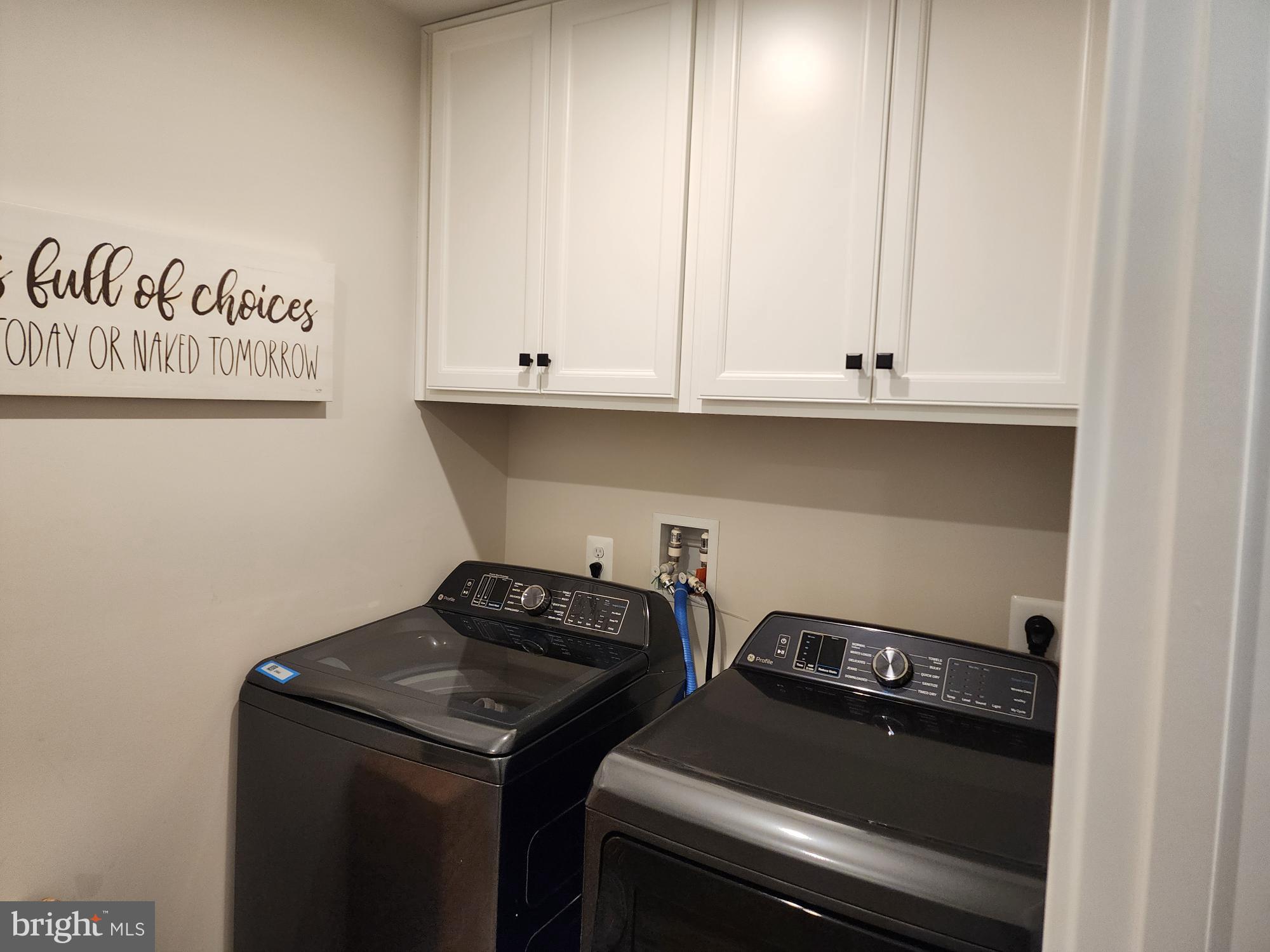 PERRY'S RETREAT - Residential Lease