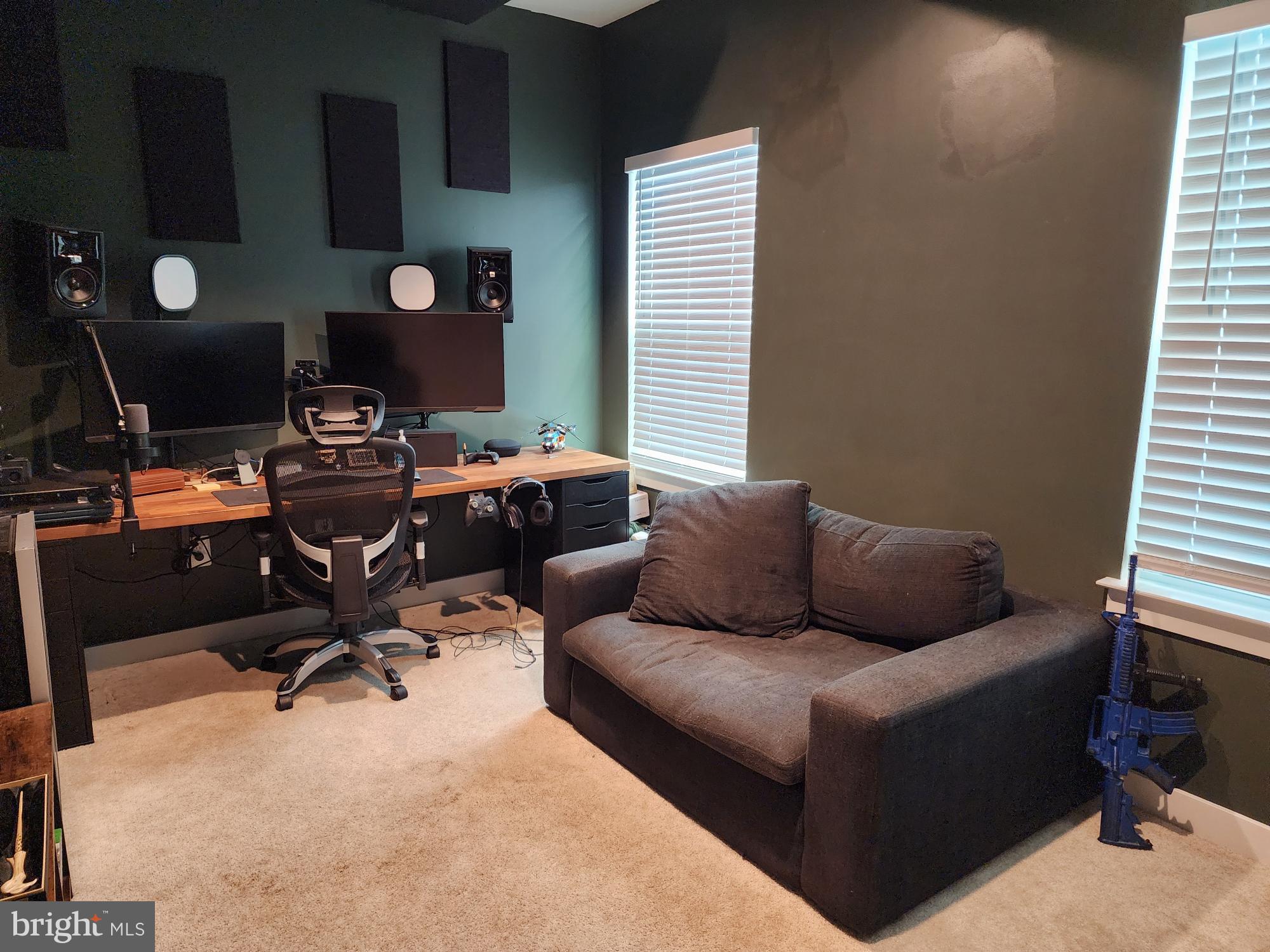 PERRY'S RETREAT - Residential Lease