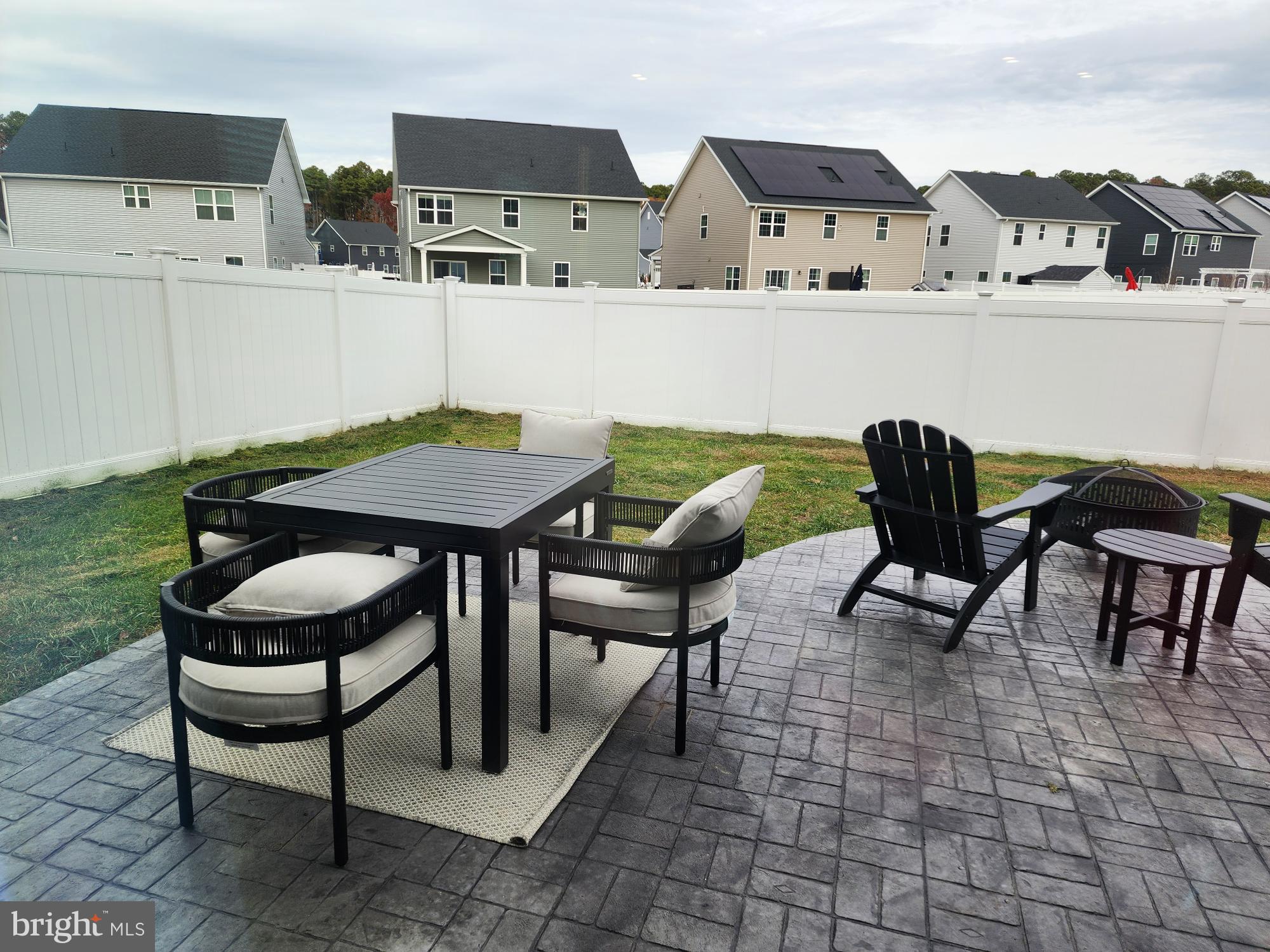 PERRY'S RETREAT - Residential Lease