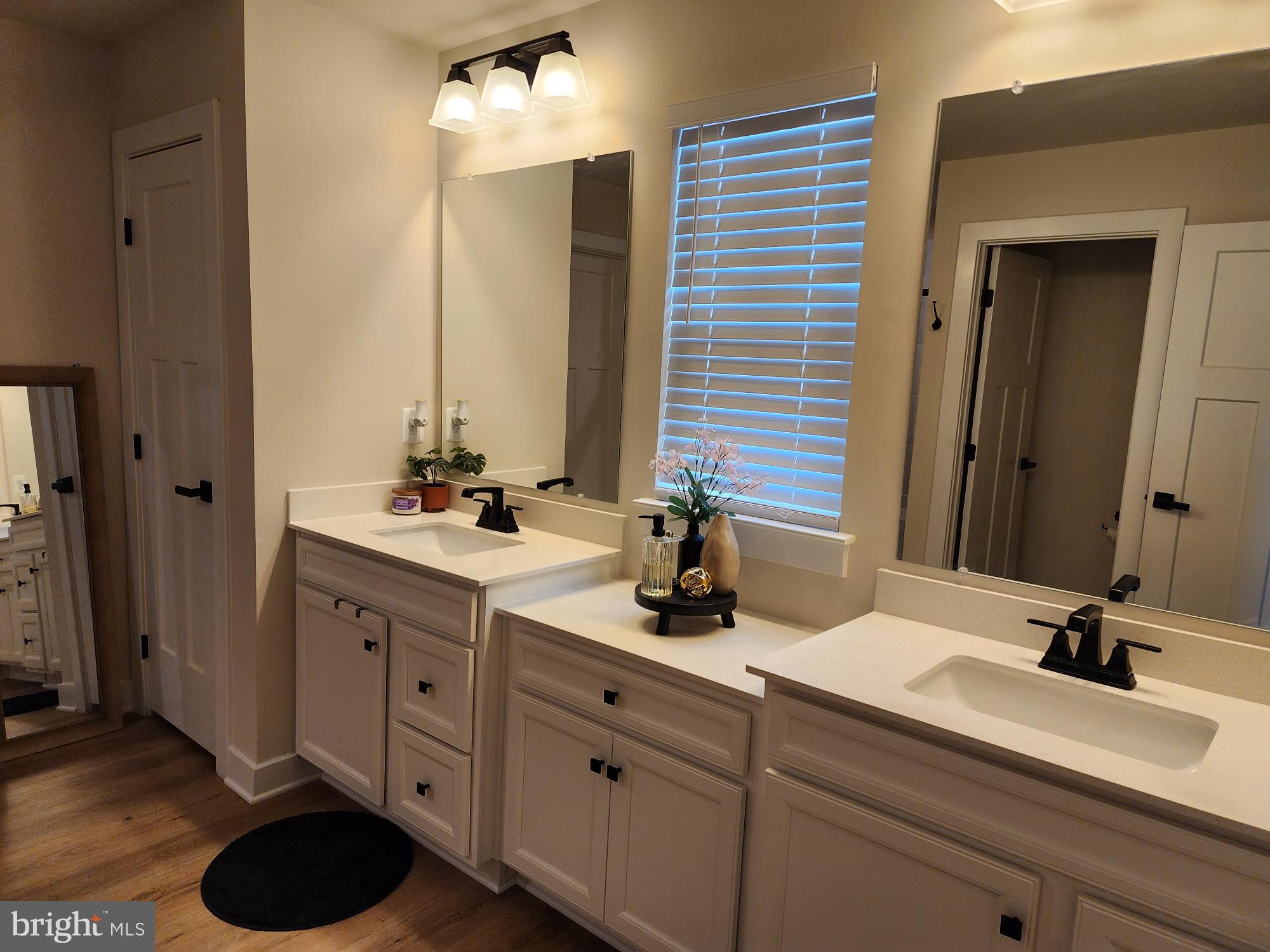 PERRY'S RETREAT - Residential Lease