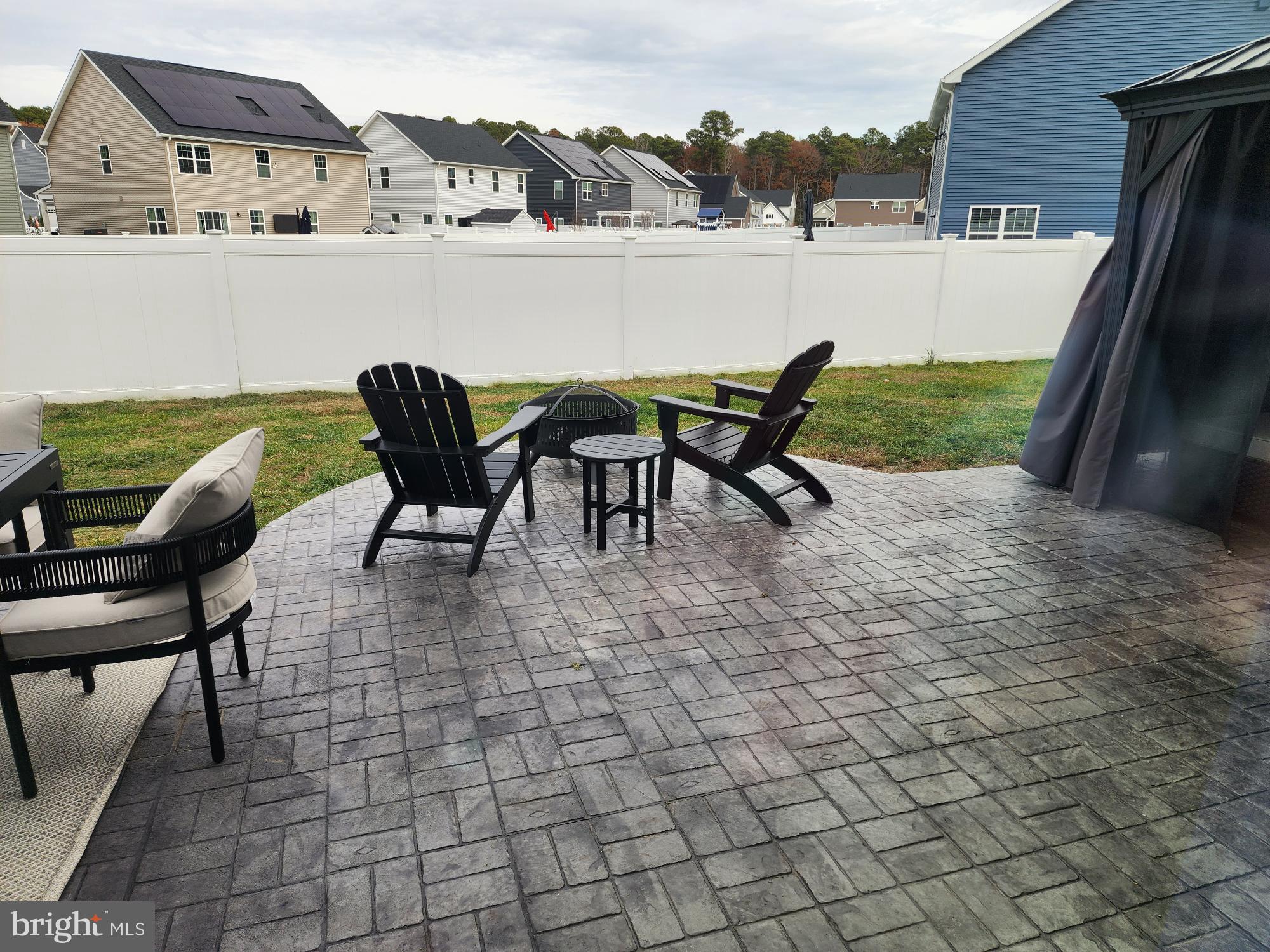 PERRY'S RETREAT - Residential Lease