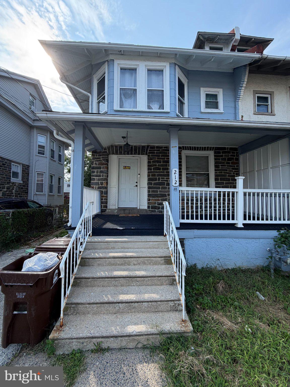 212 N MAPLE AVENUE - Photo 2