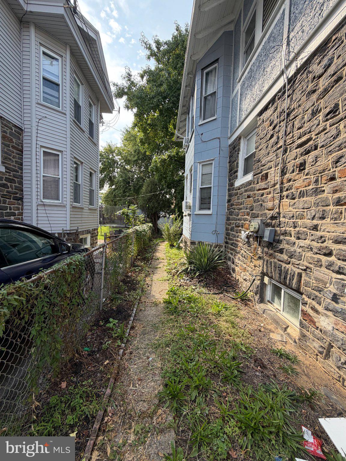 212 N MAPLE AVENUE - Photo 3