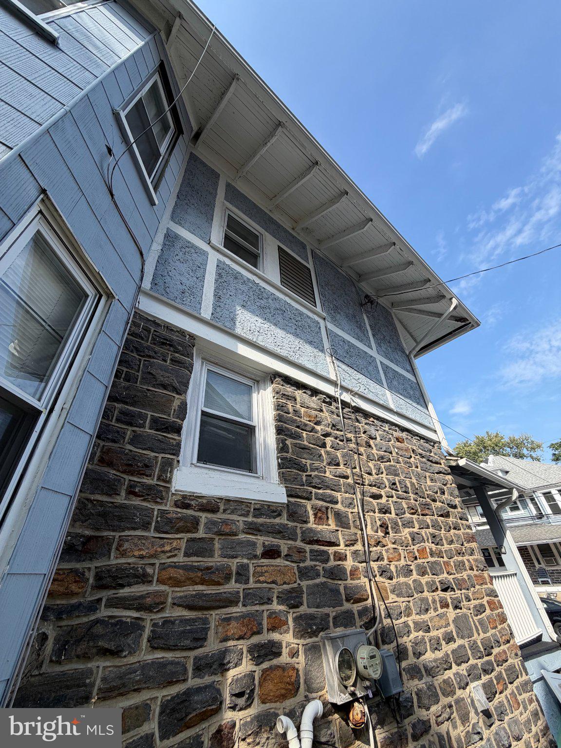 212 N MAPLE AVENUE