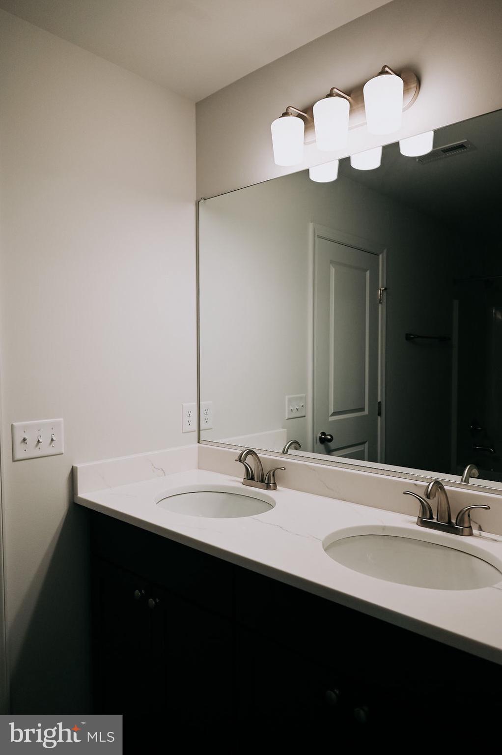 PLACID BAY EST SHOREWOOD - Residential