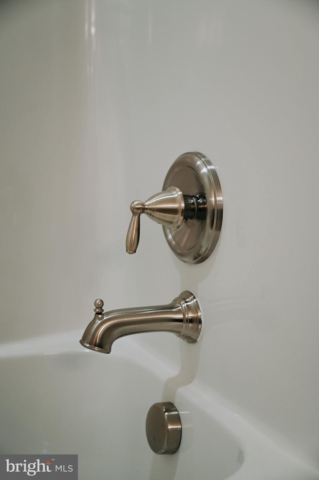 PLACID BAY EST SHOREWOOD - Residential