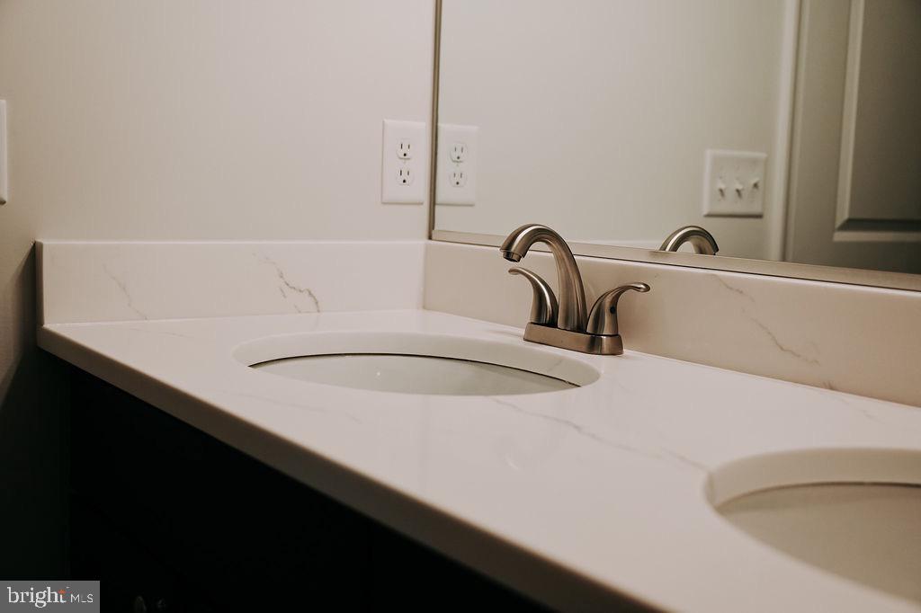 PLACID BAY EST SHOREWOOD - Residential