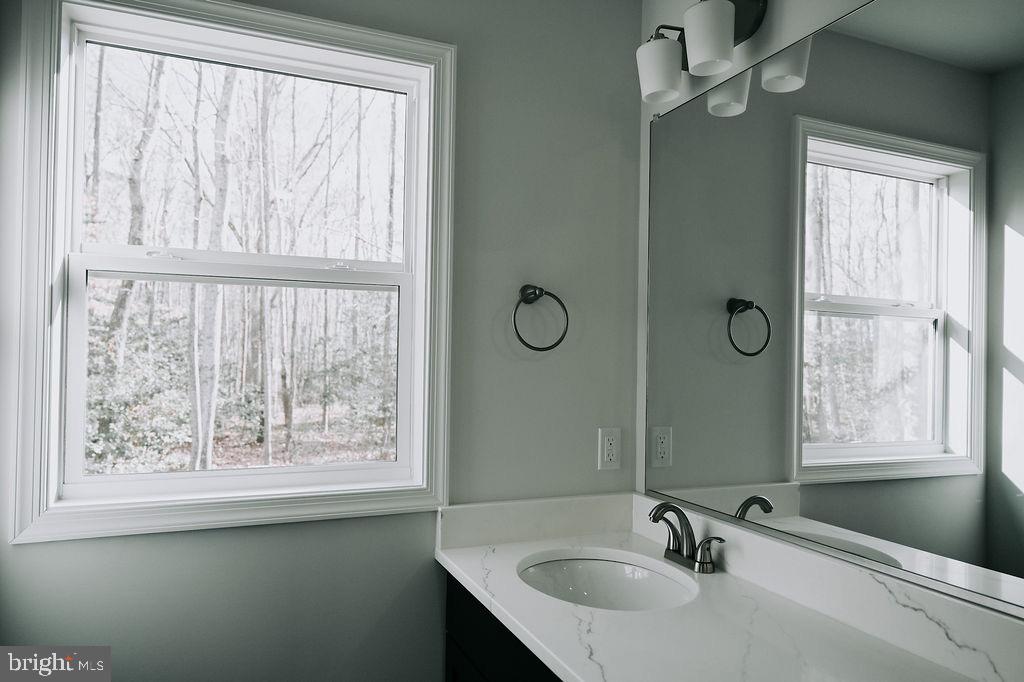 PLACID BAY EST SHOREWOOD - Residential