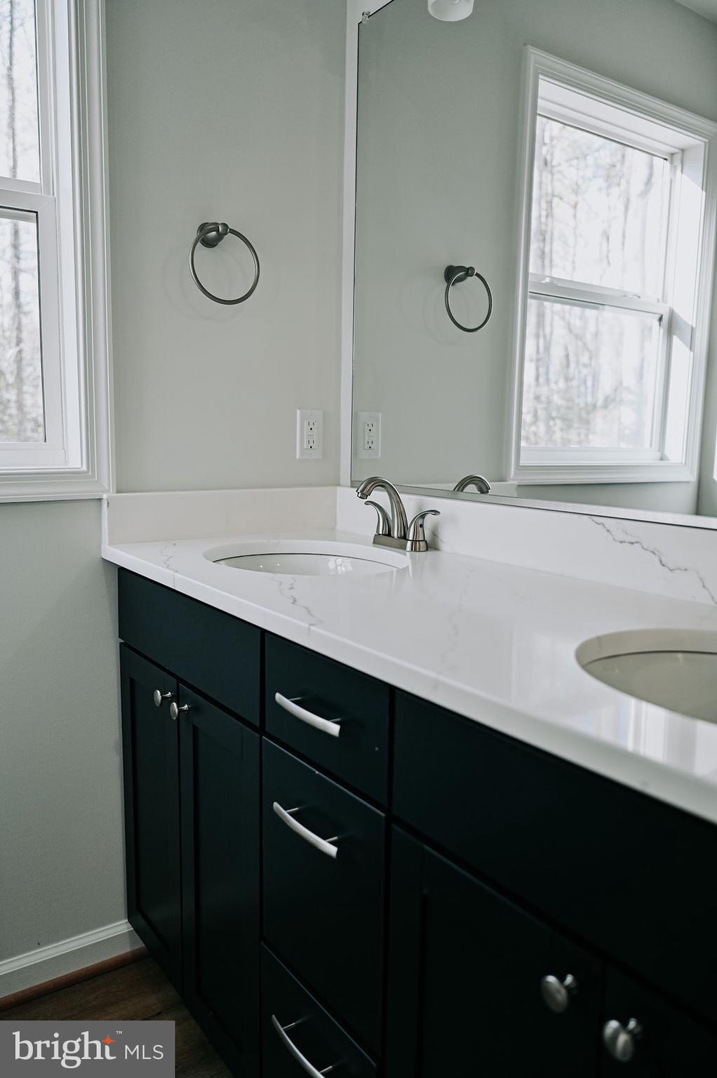 PLACID BAY EST SHOREWOOD - Residential