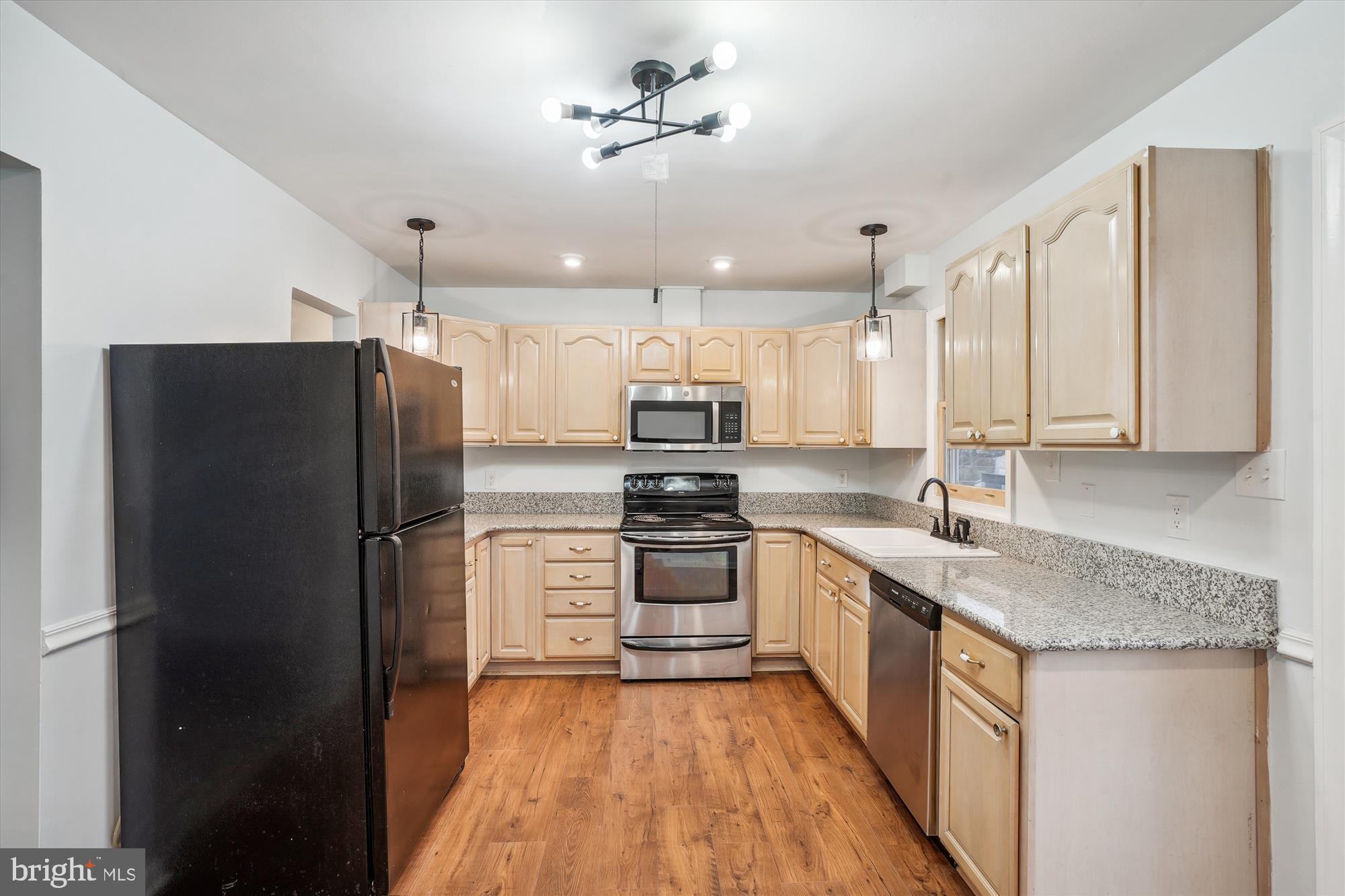 DALE CITY - Residential Lease