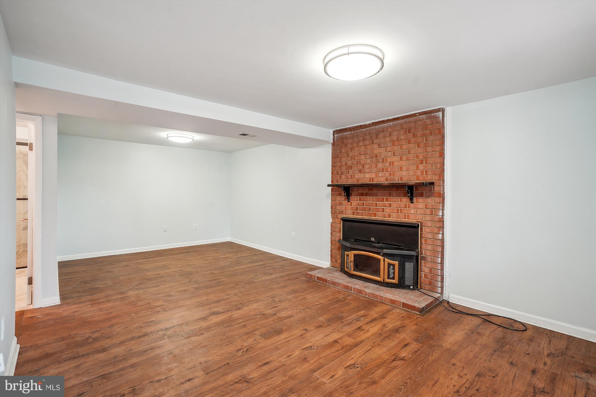 DALE CITY - Residential Lease