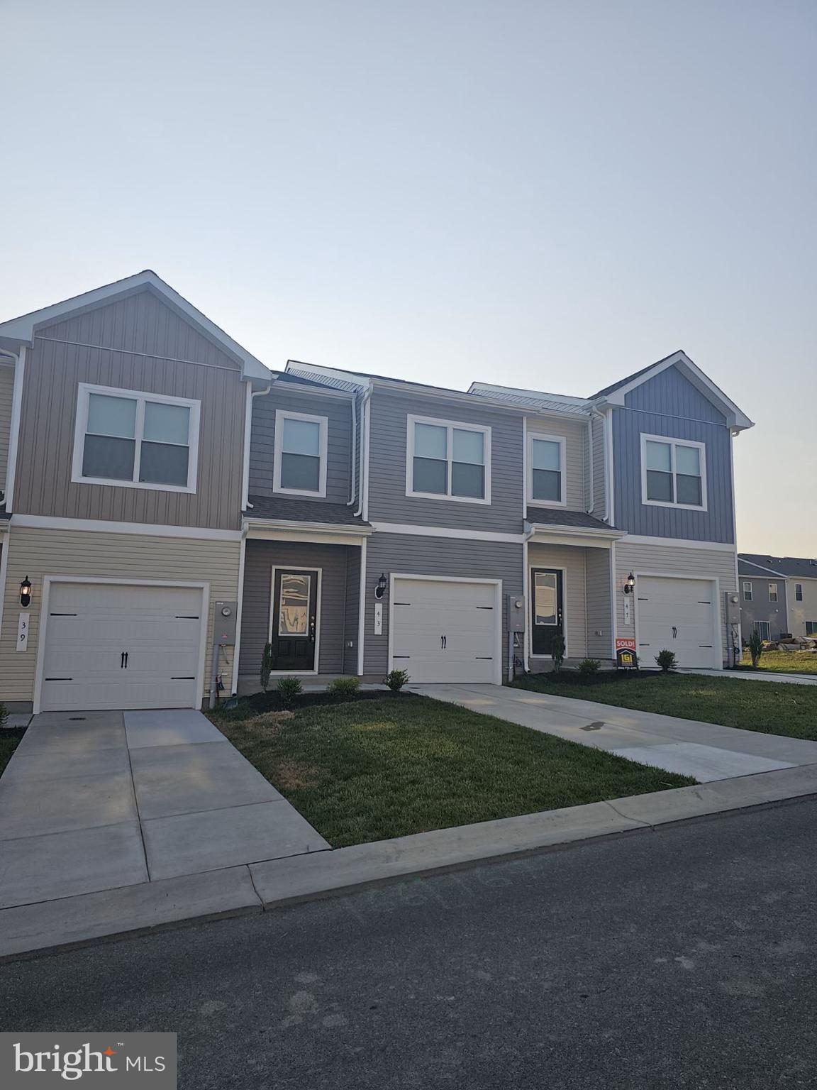 HOMEPLACE AT RIVERSIDE - Residential Lease