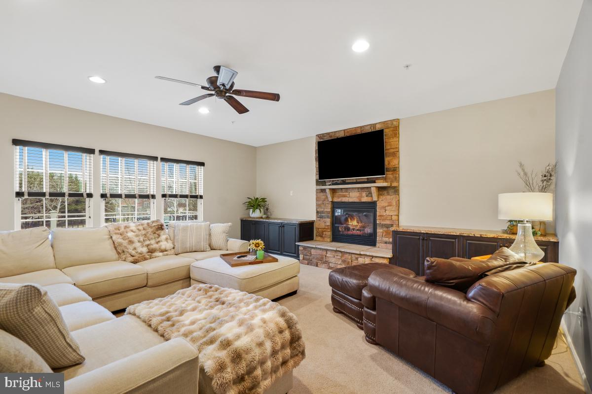 CLOVER RIDGE - Residential