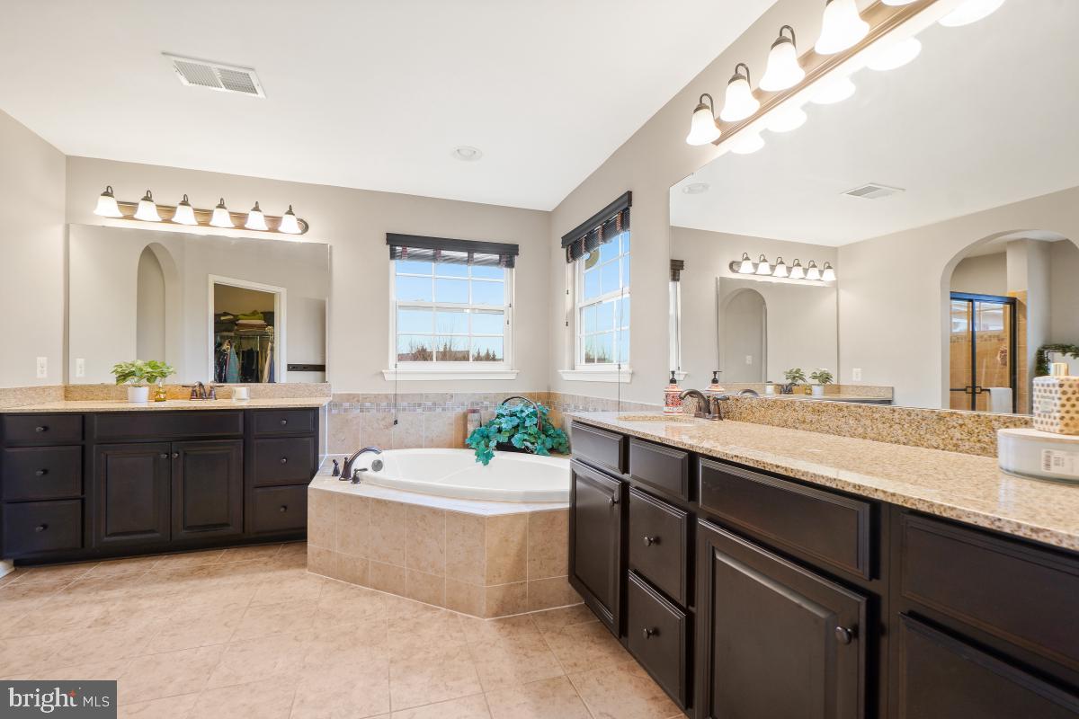 CLOVER RIDGE - Residential