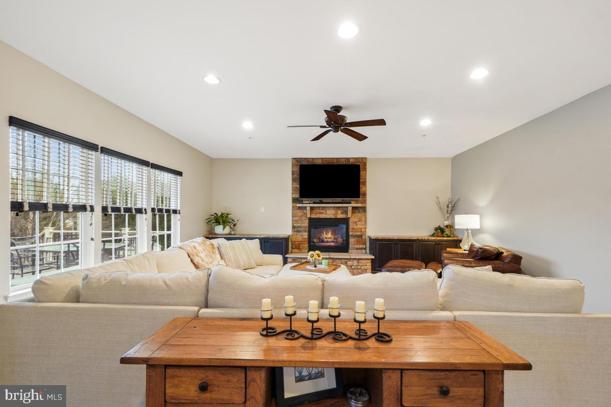 CLOVER RIDGE - Residential