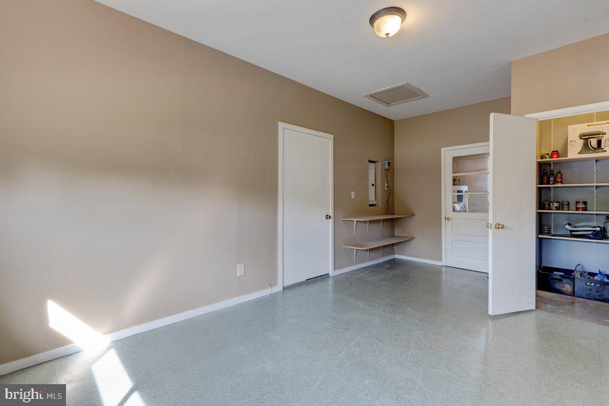 WHITE PLAINS - Residential