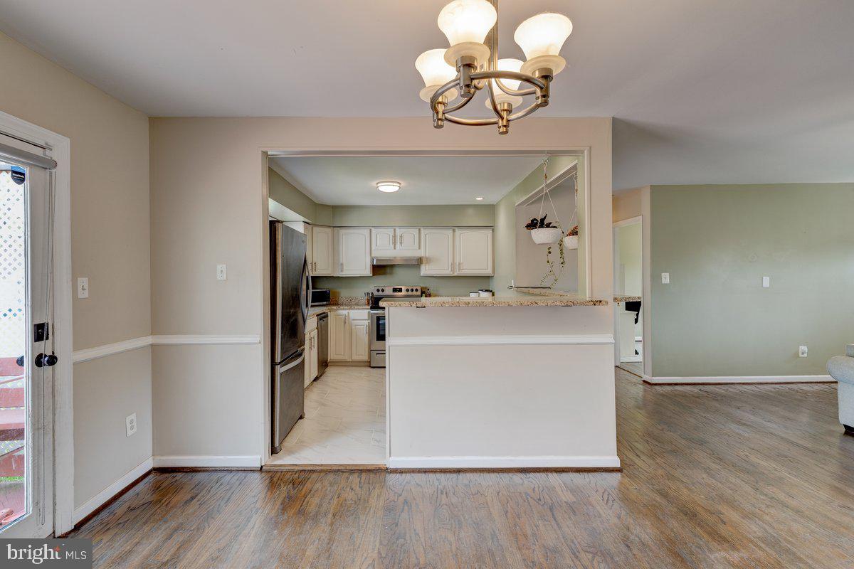 WHITE PLAINS - Residential