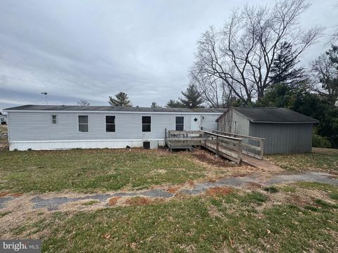 320 HAMPSHIRE AVENUE READING PA 19606