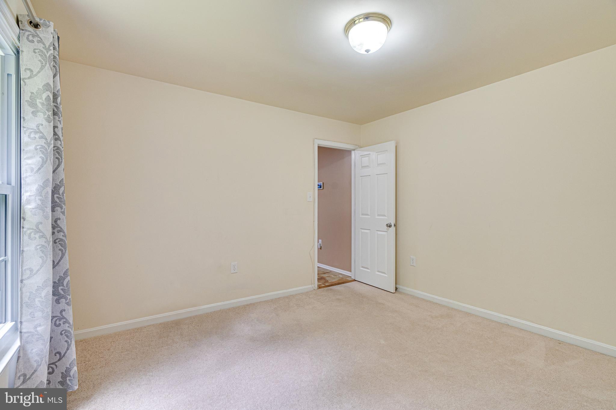 BERRY HILL MANOR - Residential Lease